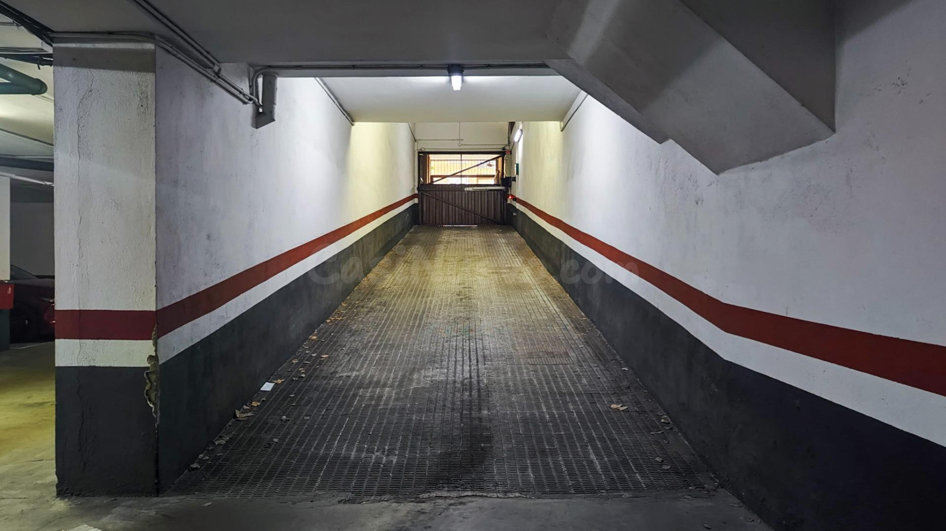 Plazas de garaje en alquiler en Ciutat de les Arts i de les  - foto 3