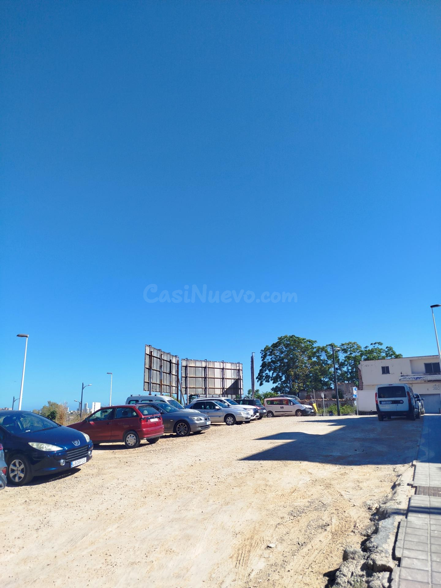 SOLAR EDIFICABLE 4.810M2 CON SALIDA A 3 CALLES! POSIBLE CAMB - foto 2