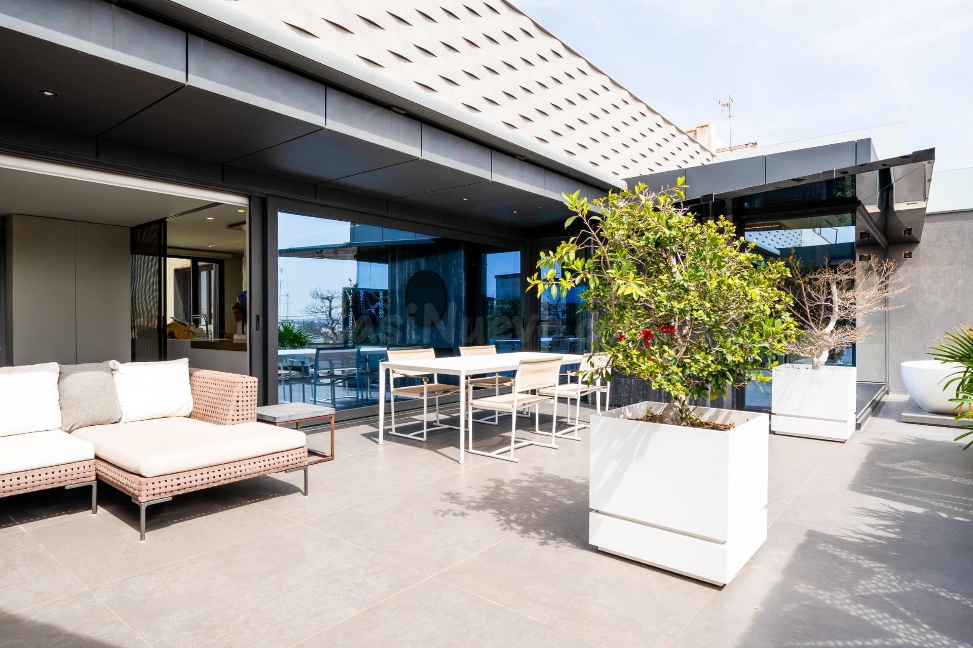 ÁTICO EXCLUSIVO EN VENTA EN CALLE COLÓN, VALENCIA