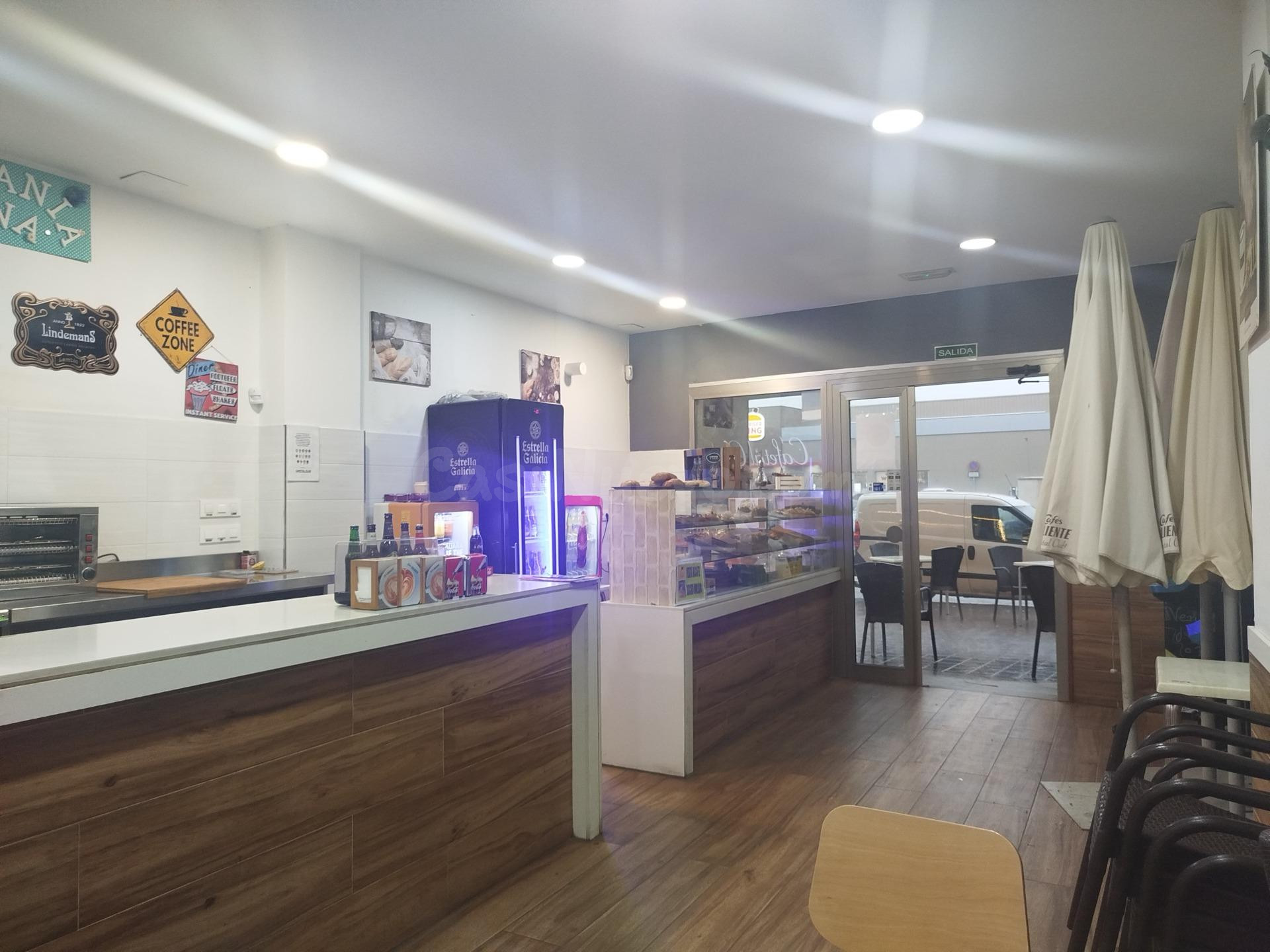 TRAPASAMOS CAFETERÍA EN PLENO FUNCIONAMIENTO! MANISES.