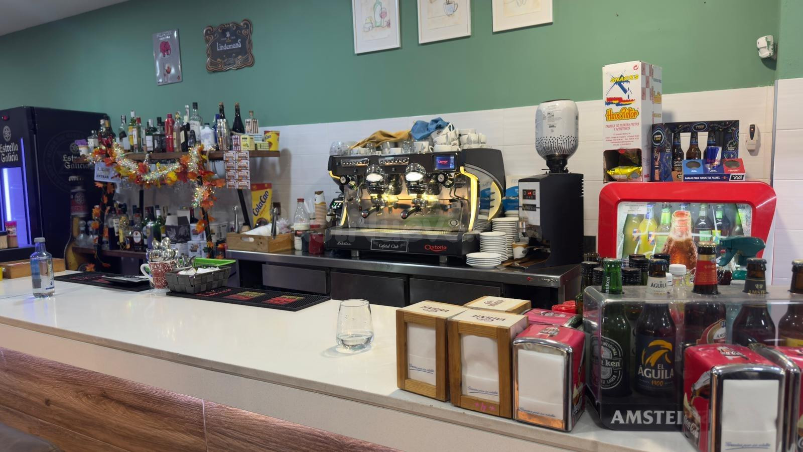 TRAPASAMOS CAFETERÍA EN PLENO FUNCIONAMIENTO! MANISES. - foto 4