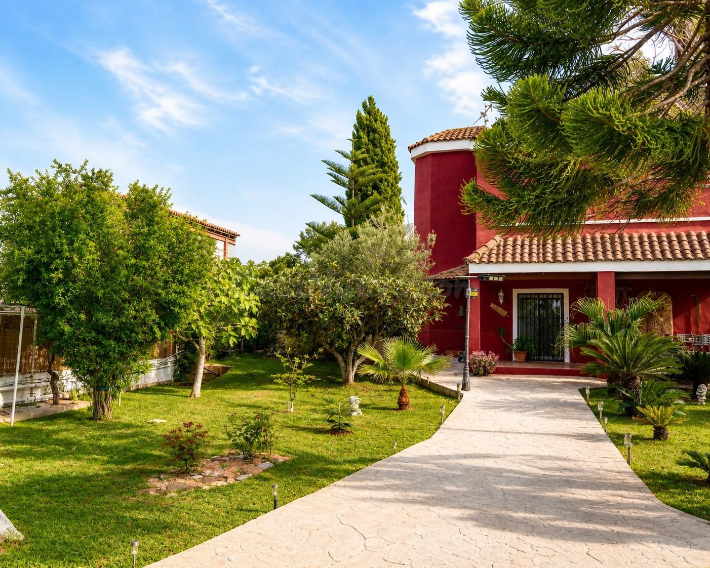 CHALET INDEPENDIENTE EN BÉTERA CON 861 m2 DE PARCELA, PISCIN - foto 2