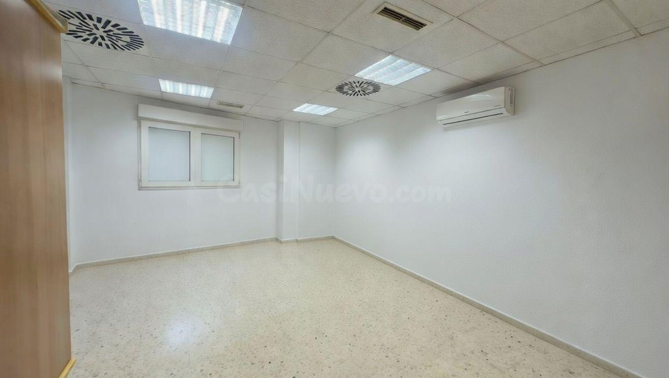 LOCAL MUY CERCA DEL NOU MESTALLA - foto 3