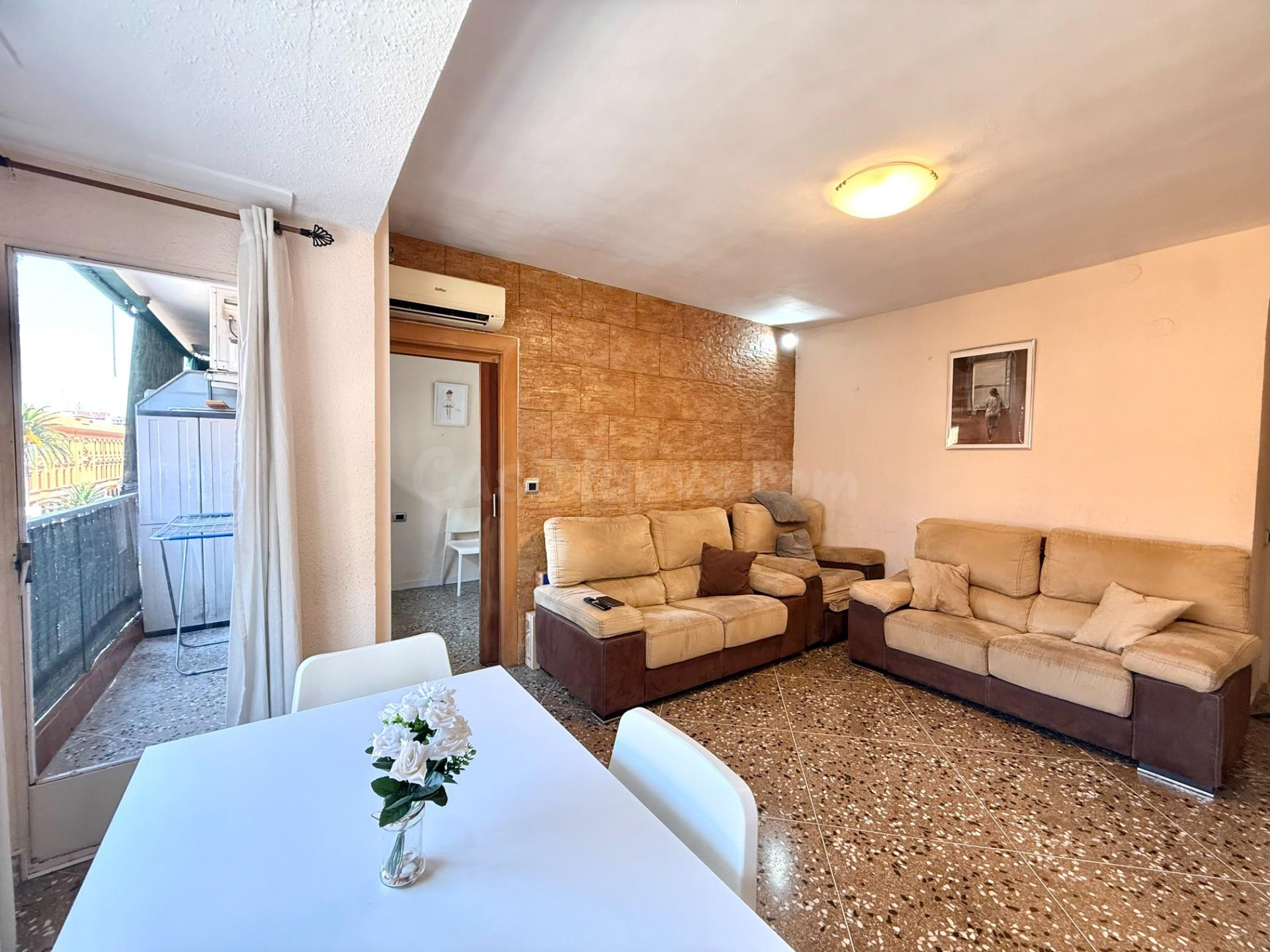 Acogedor Piso en Venta en En Corts, Valencia por €260.000