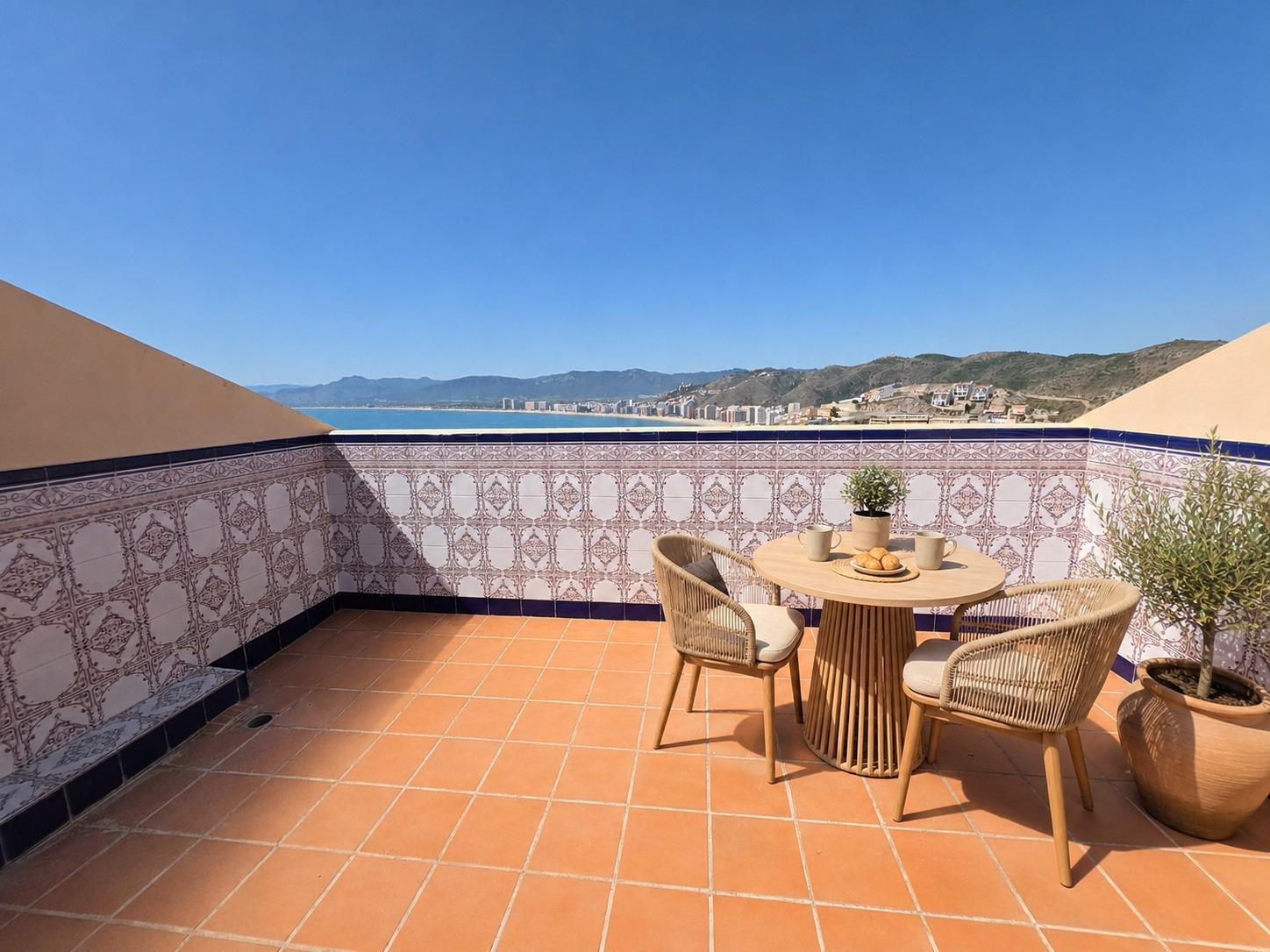 ADOSADO CON TERRAZAS Y ESPECTACULARES VISTAS AL MAR EN EL FA - foto 3