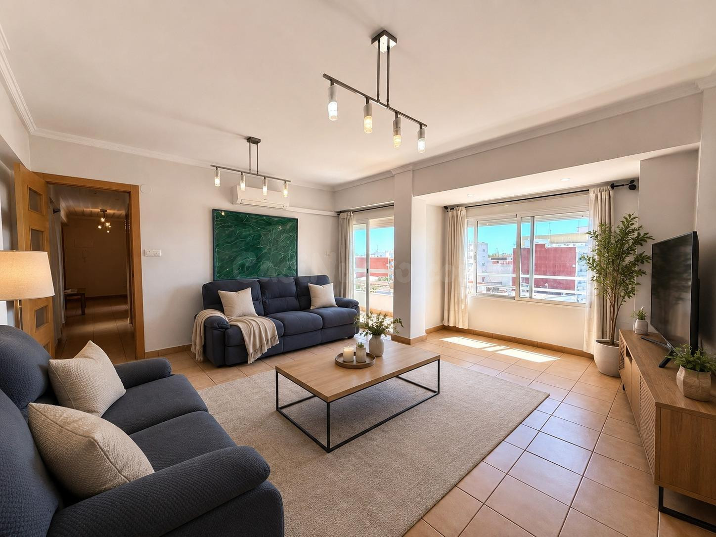 Amplia y luminosa vivienda lista para entrar a vivir en Beni - foto 2