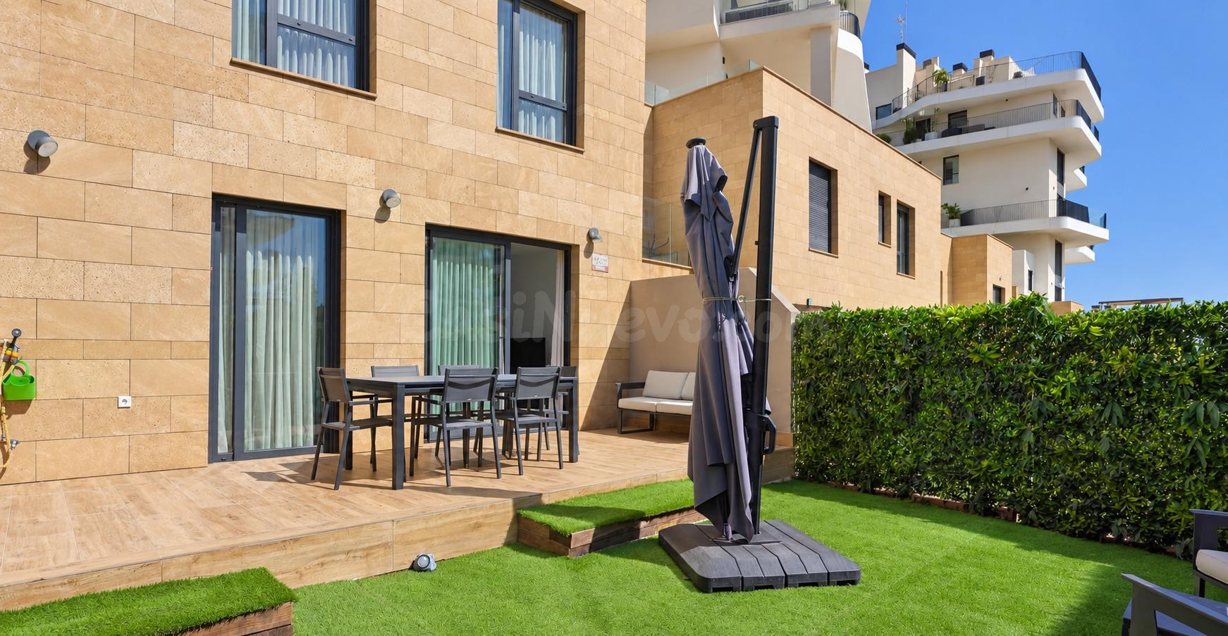 Chalet adosado en Playas del Torres con parcela privada y pi - foto 4