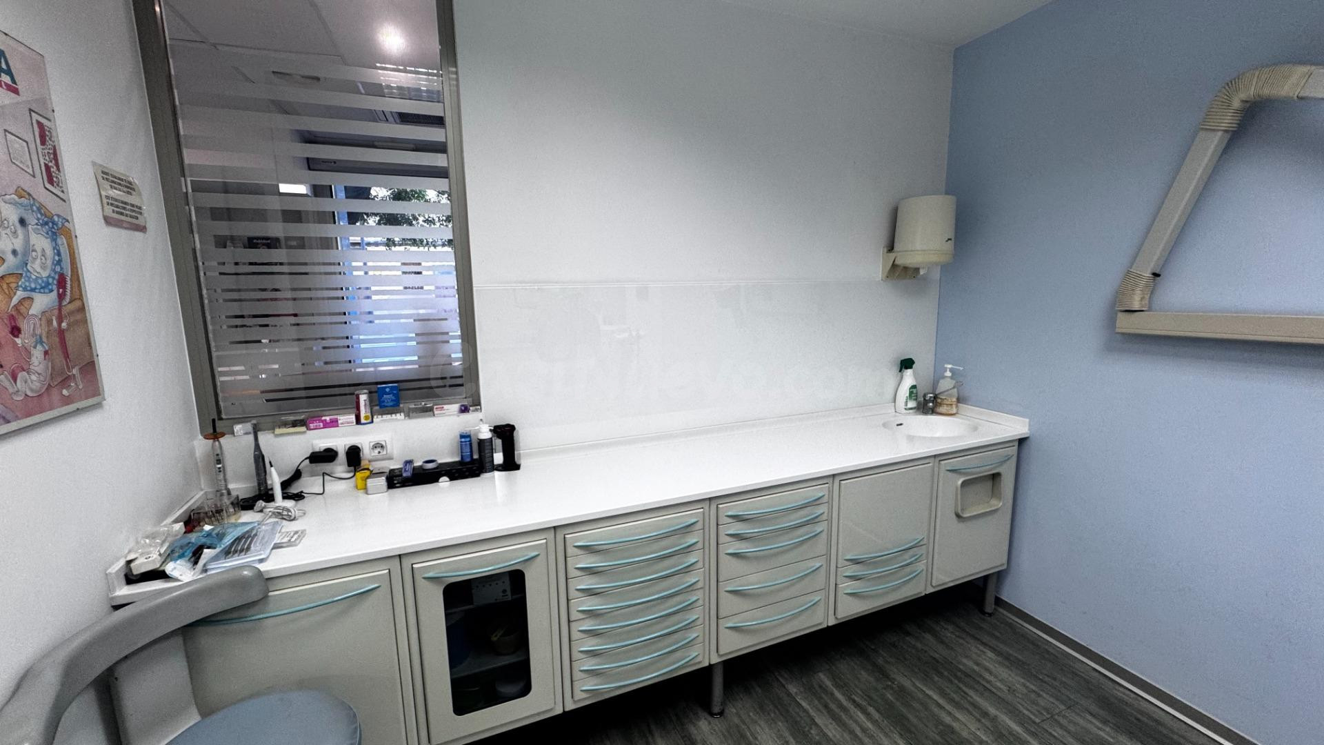 OPORTUNIDAD DE INVERSIÓN: LOCAL COMERCIAL + CLÍNICA EN VENTA - foto 5