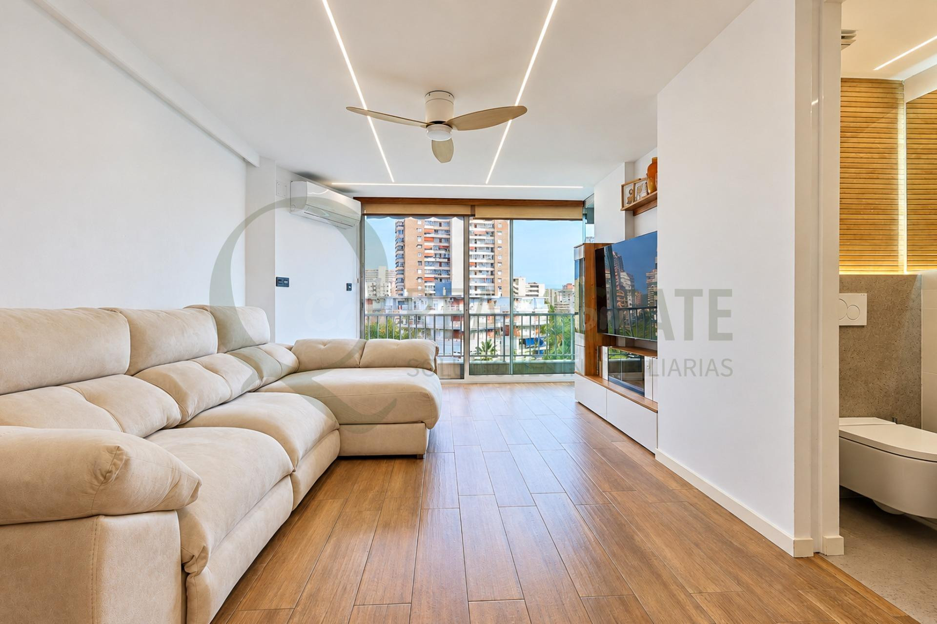 Piso en Playa de San Juan con terraza y piscina comunitaria - foto 3