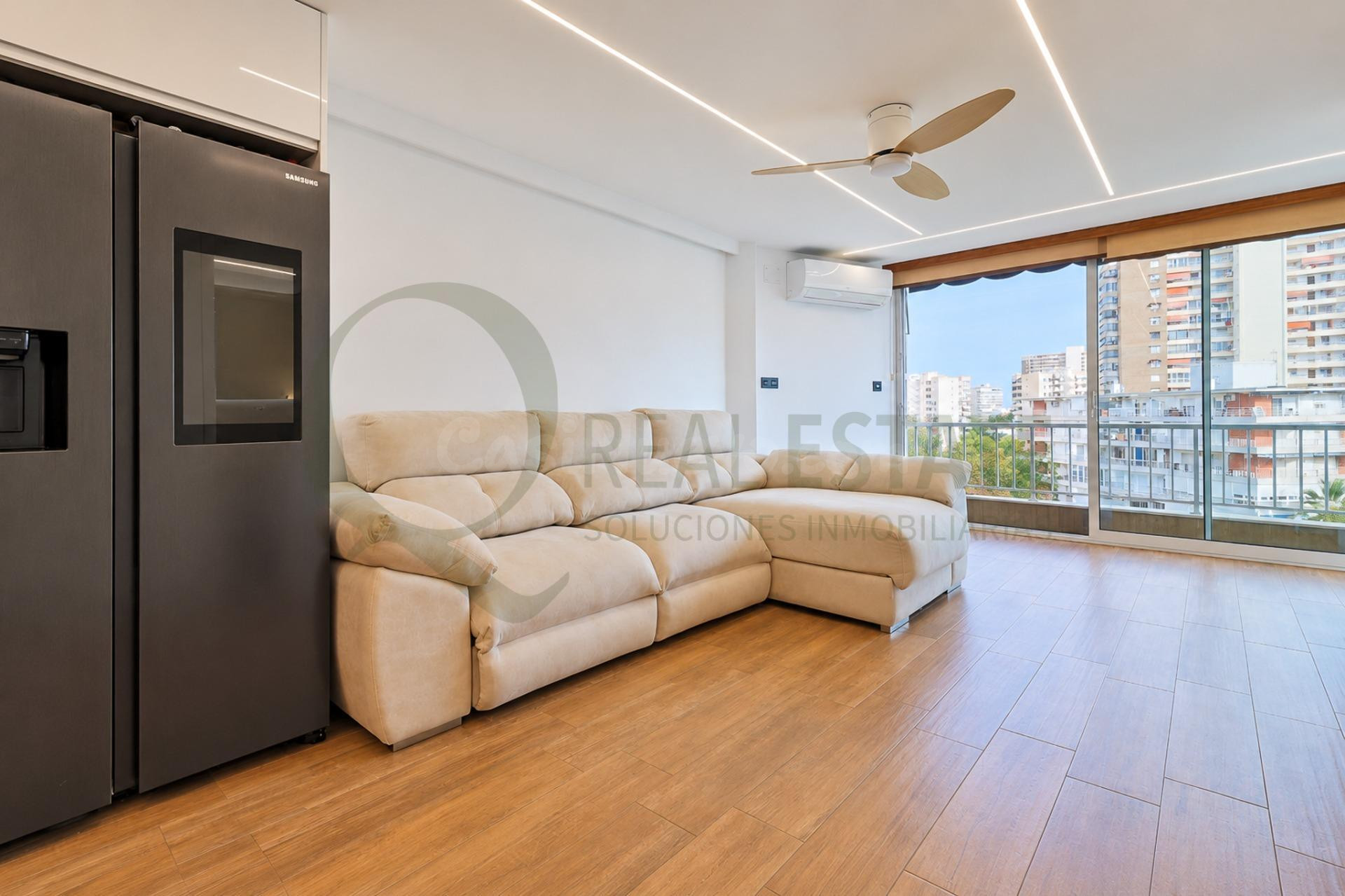 Piso en Playa de San Juan con terraza y piscina comunitaria - foto 5