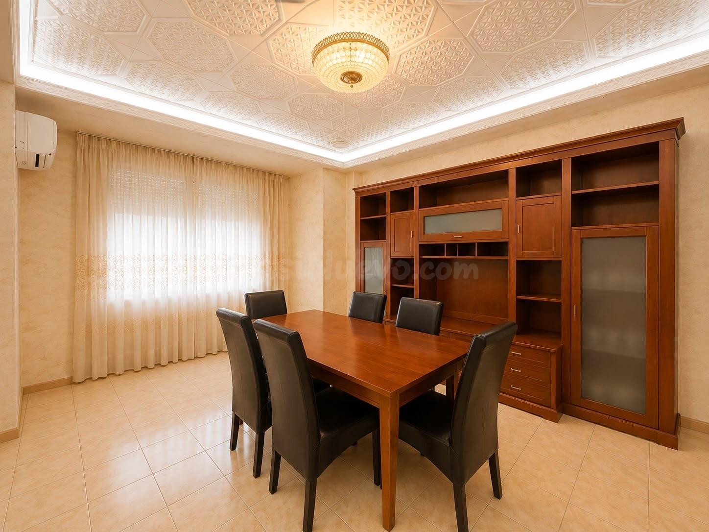 Vivienda de grandes dimensiones con terraza en el centro de  - foto 4