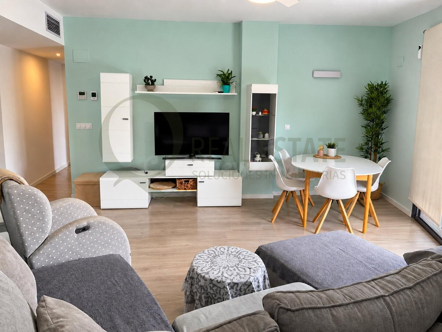 Piso de 2 dormitorios en PAU 5 con 150 m2 de terraza y pisci - foto 2