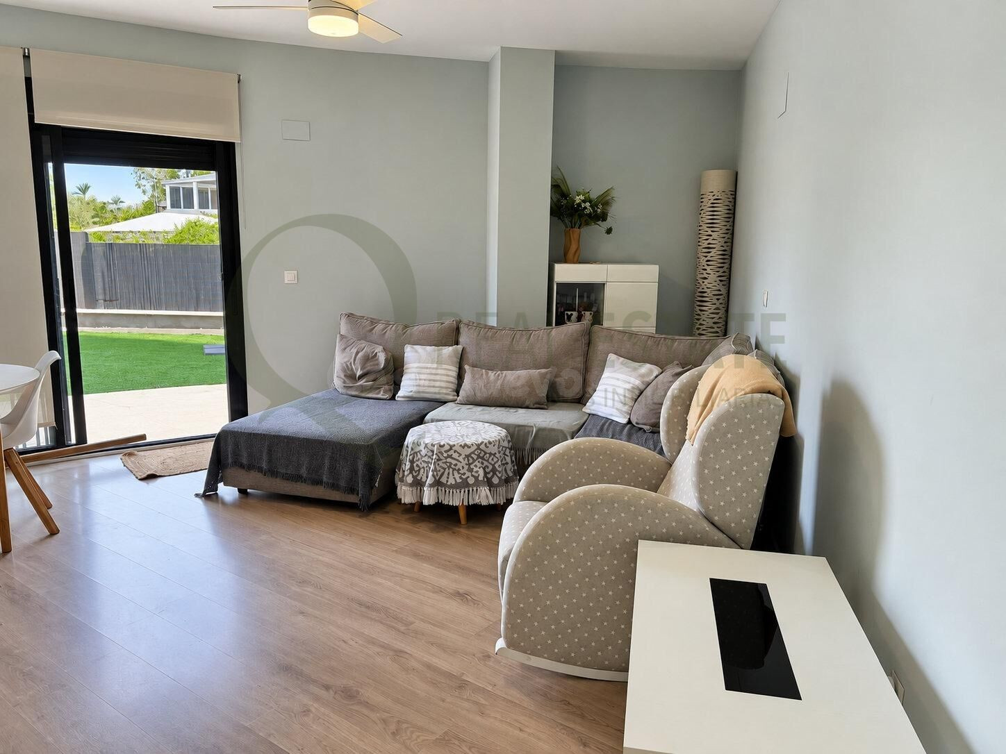 Piso de 2 dormitorios en PAU 5 con 150 m2 de terraza y pisci - foto 4