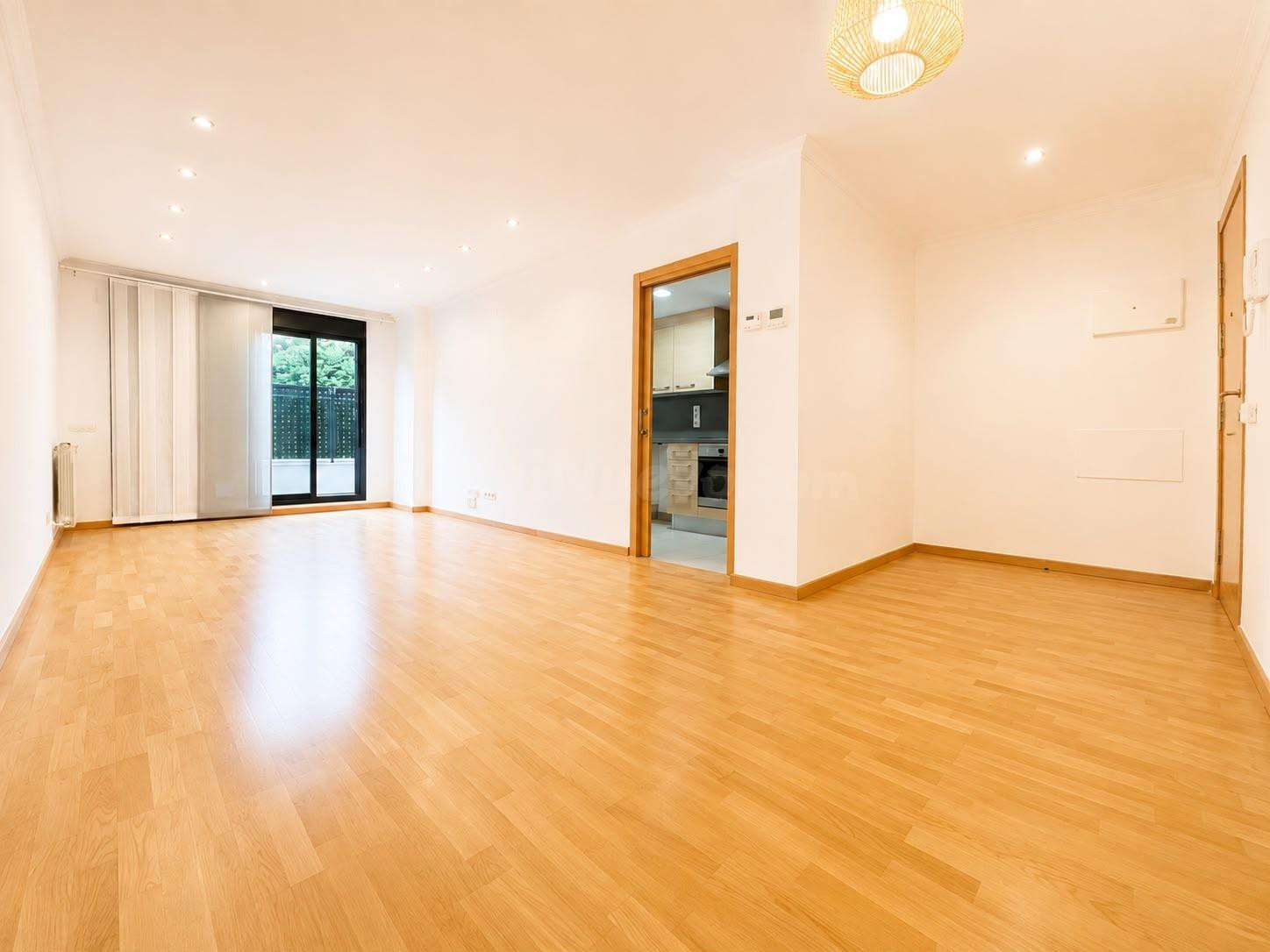 Planta Baja con encanto en La Pobla de Vallbona, junto a La  - foto 4