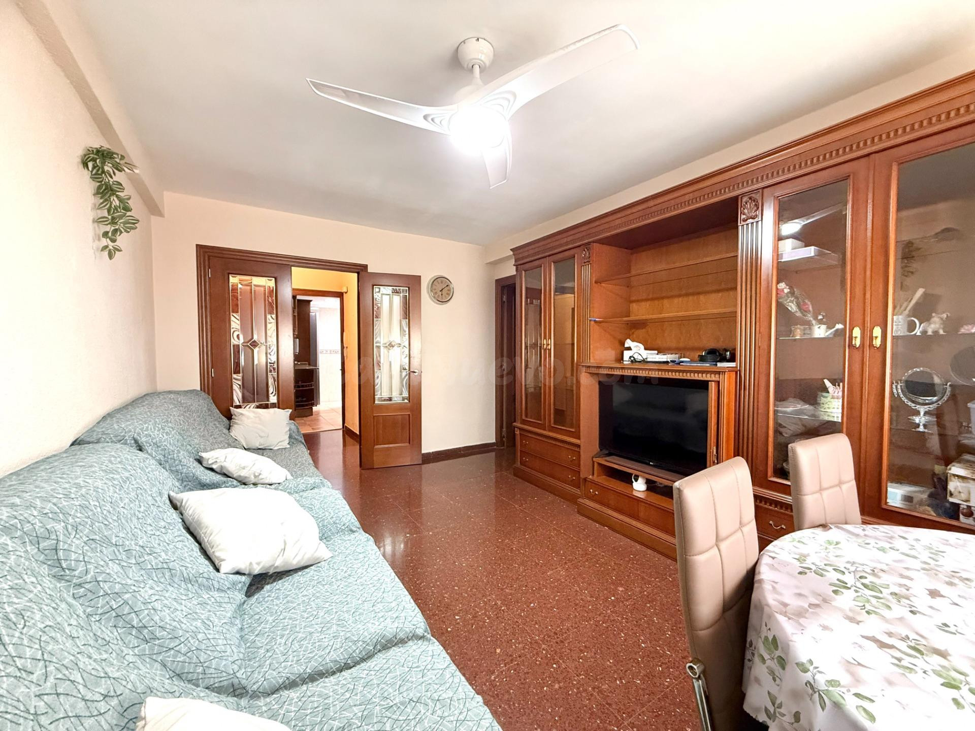Vivienda de 4 habitaciones en C/Juan Ramón Jiménez (Malilla) - foto 2
