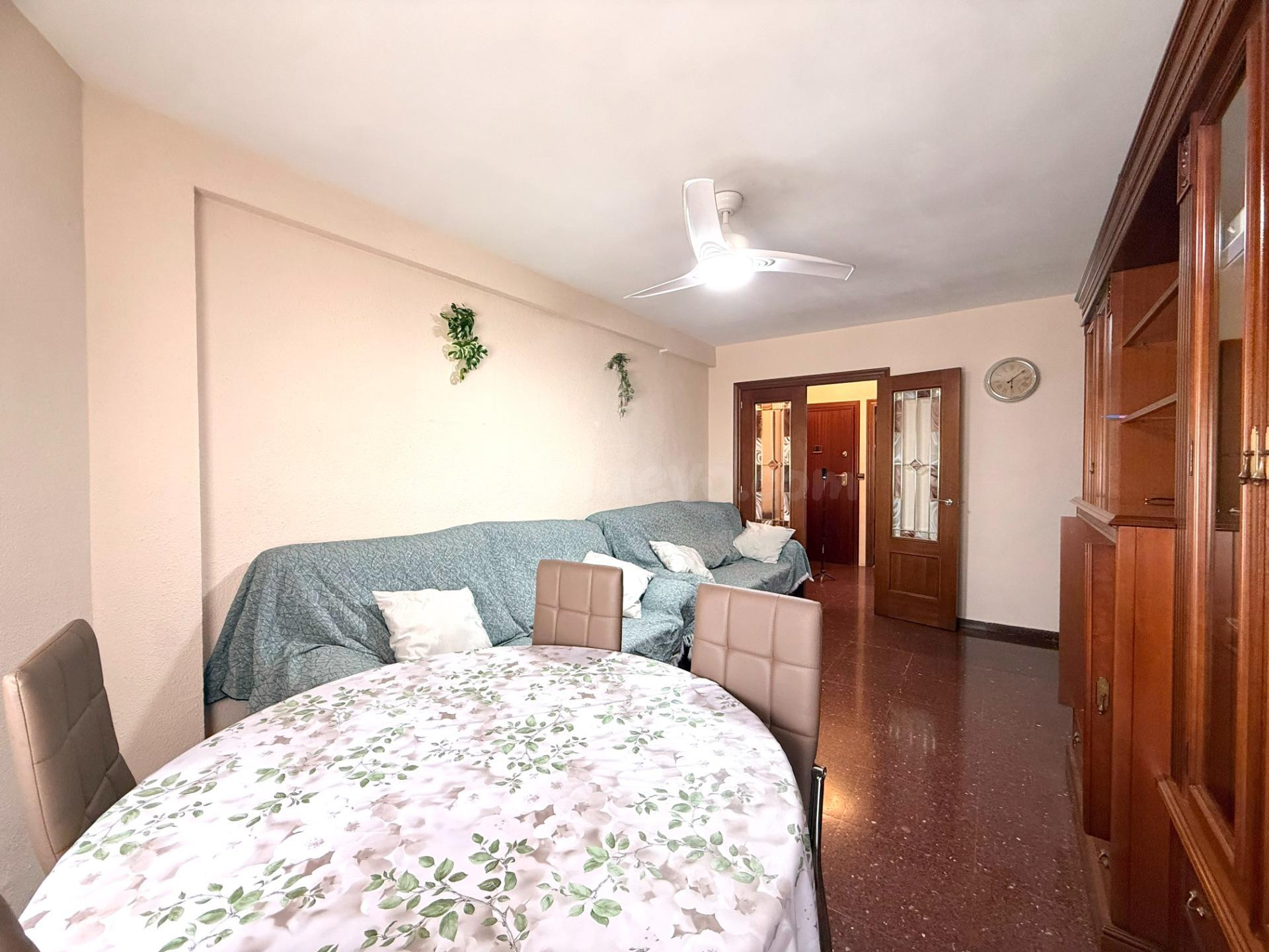 Vivienda de 4 habitaciones en C/Juan Ramón Jiménez (Malilla) - foto 4