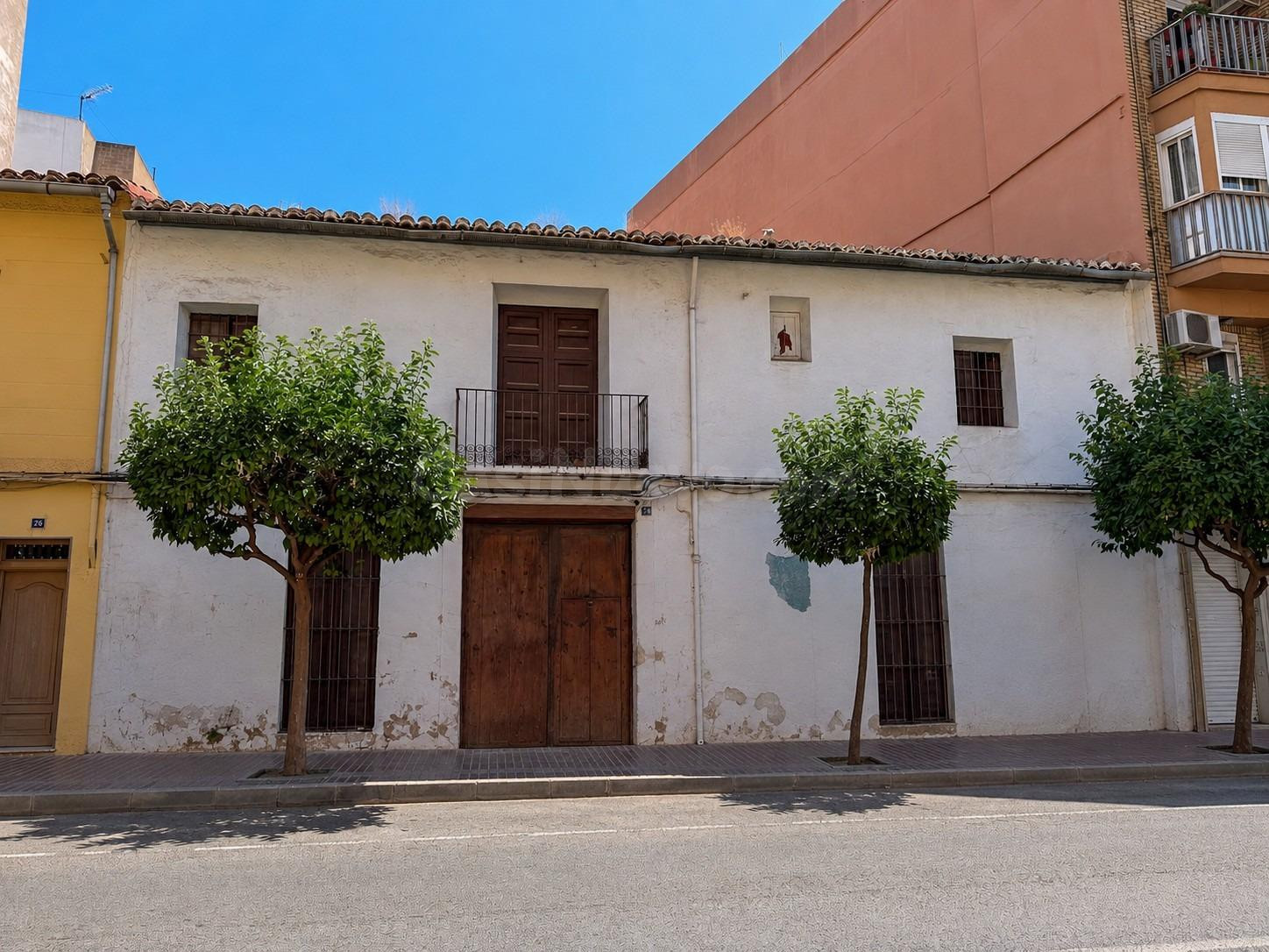 Oportunidad para promotores: solar urbano con proyecto para 