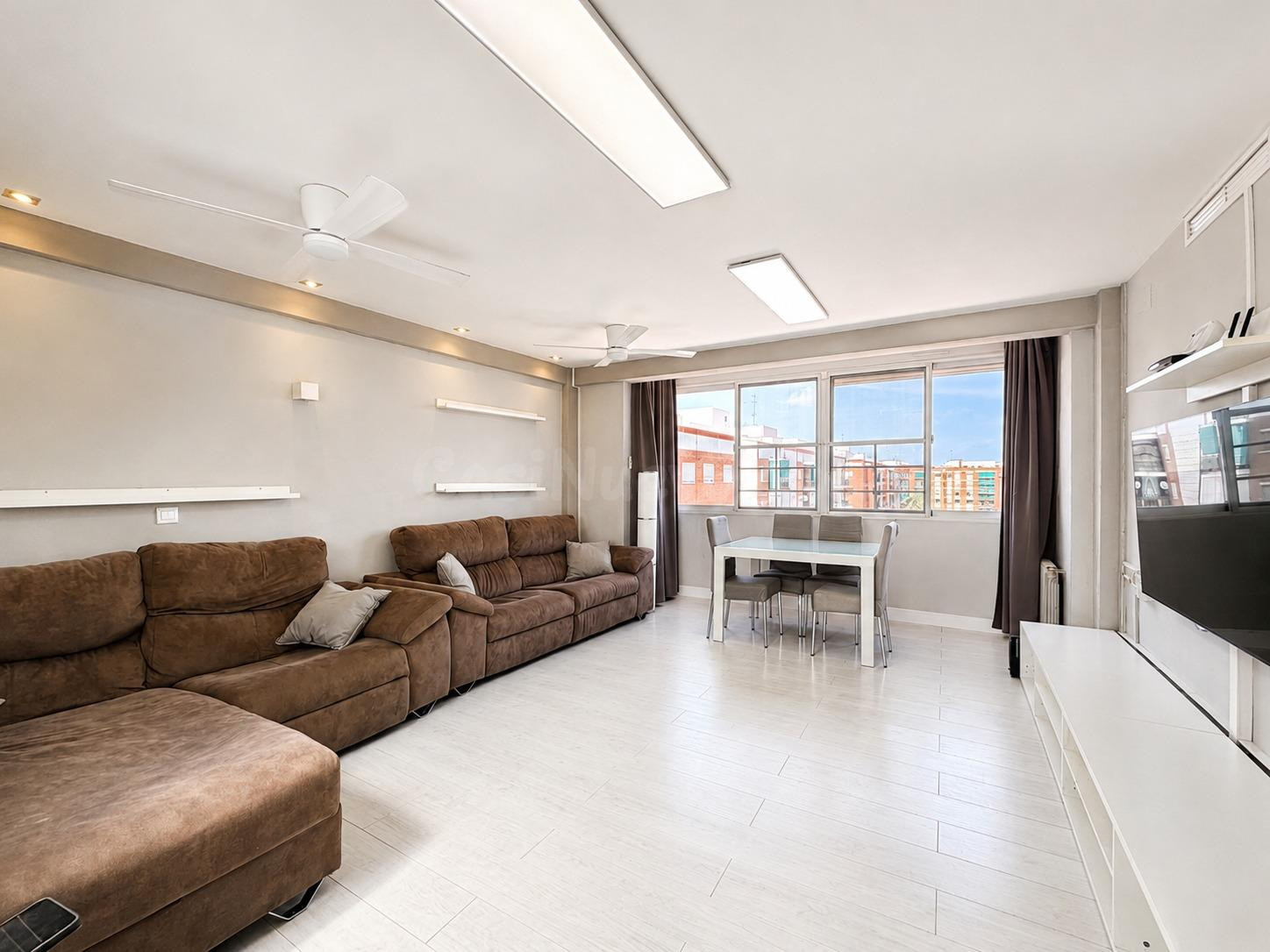 Vivienda de 120 m2 construidos en venta en Calle Oltá (Malil - foto 2