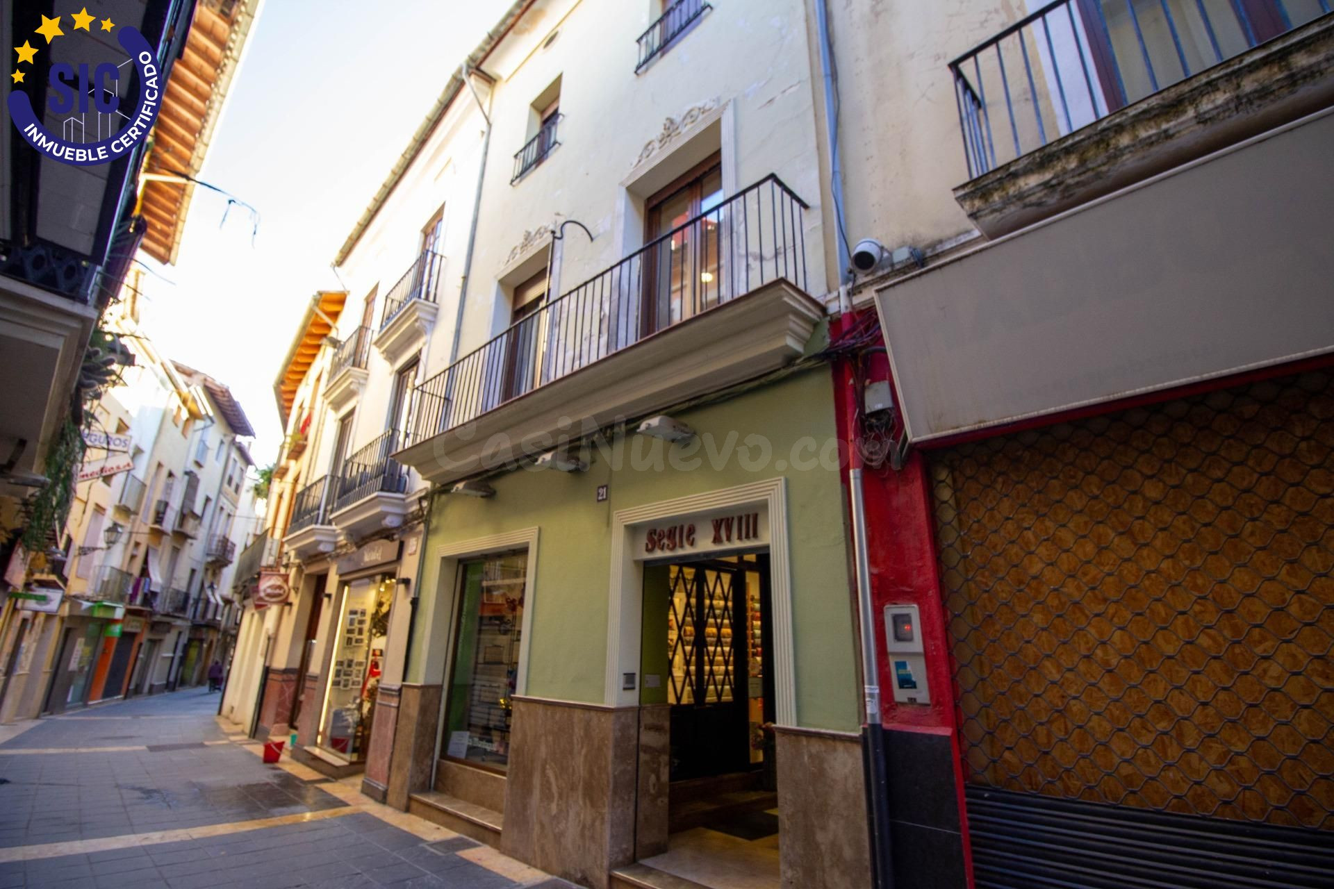 Casa Señorial en Pleno Centro con Local Comercial y Terraza  - foto 3
