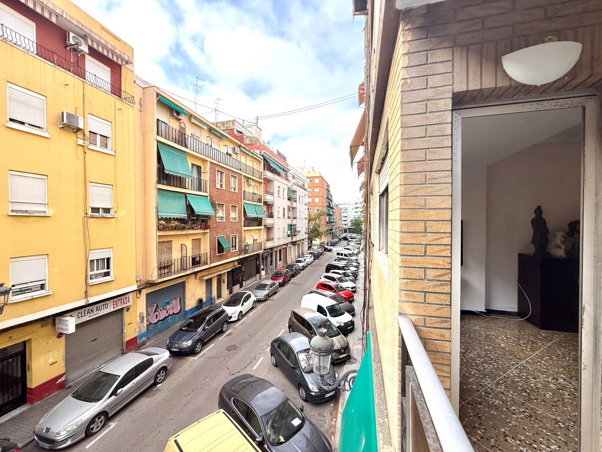 Piso de 4 habitaciones en venta en C/Oriente (Monteolivete) - foto 2