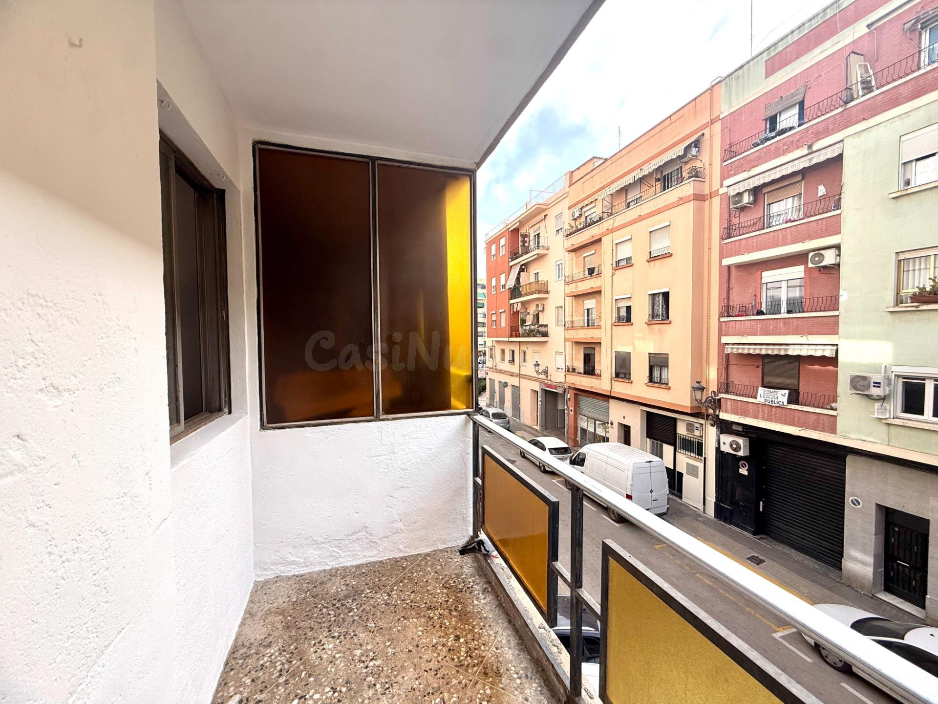 Piso de 4 habitaciones en venta en C/Oriente (Monteolivete) - foto 3