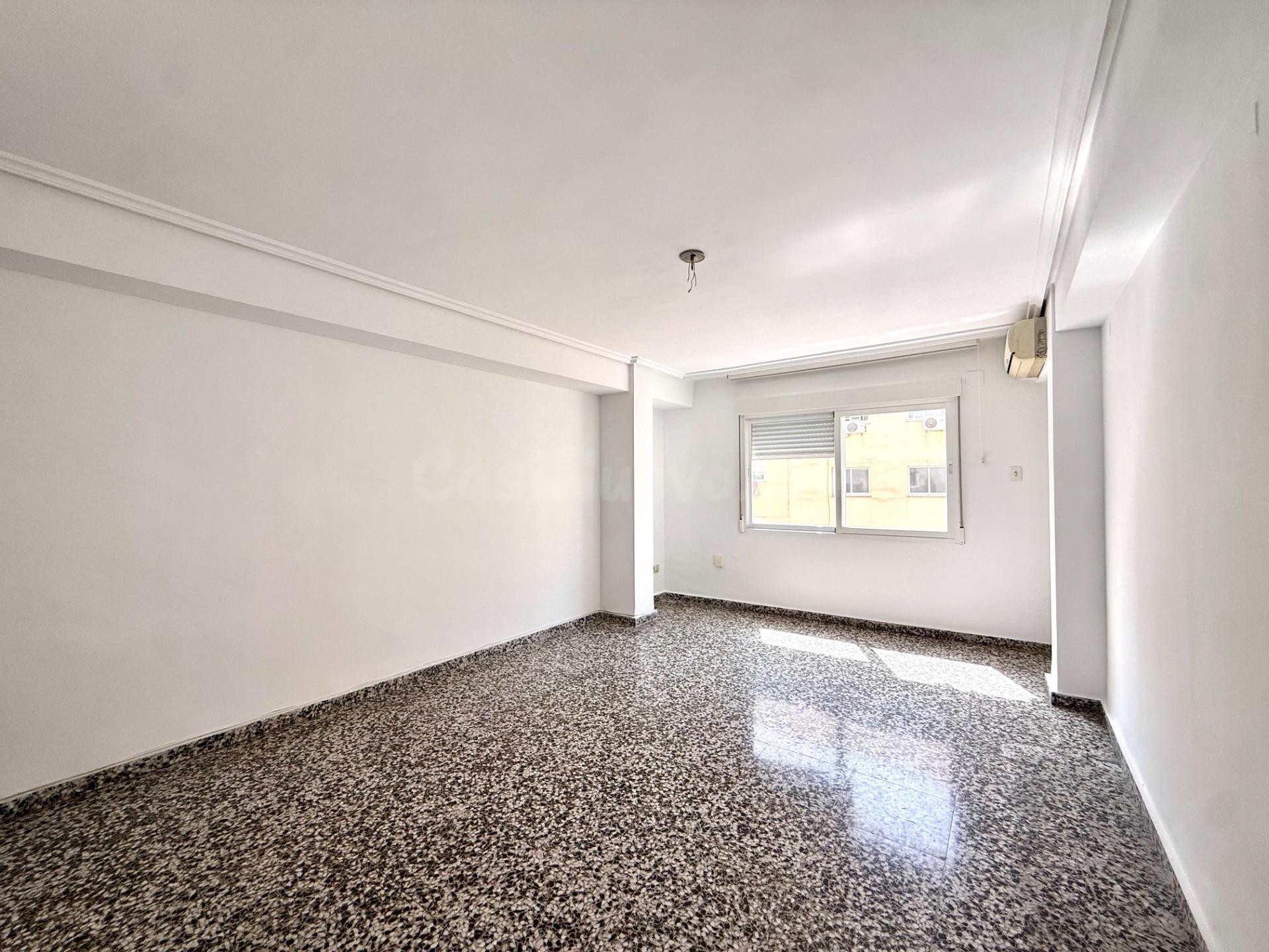 Piso de 4 habitaciones en la zona de el Botànic (Extramurs)