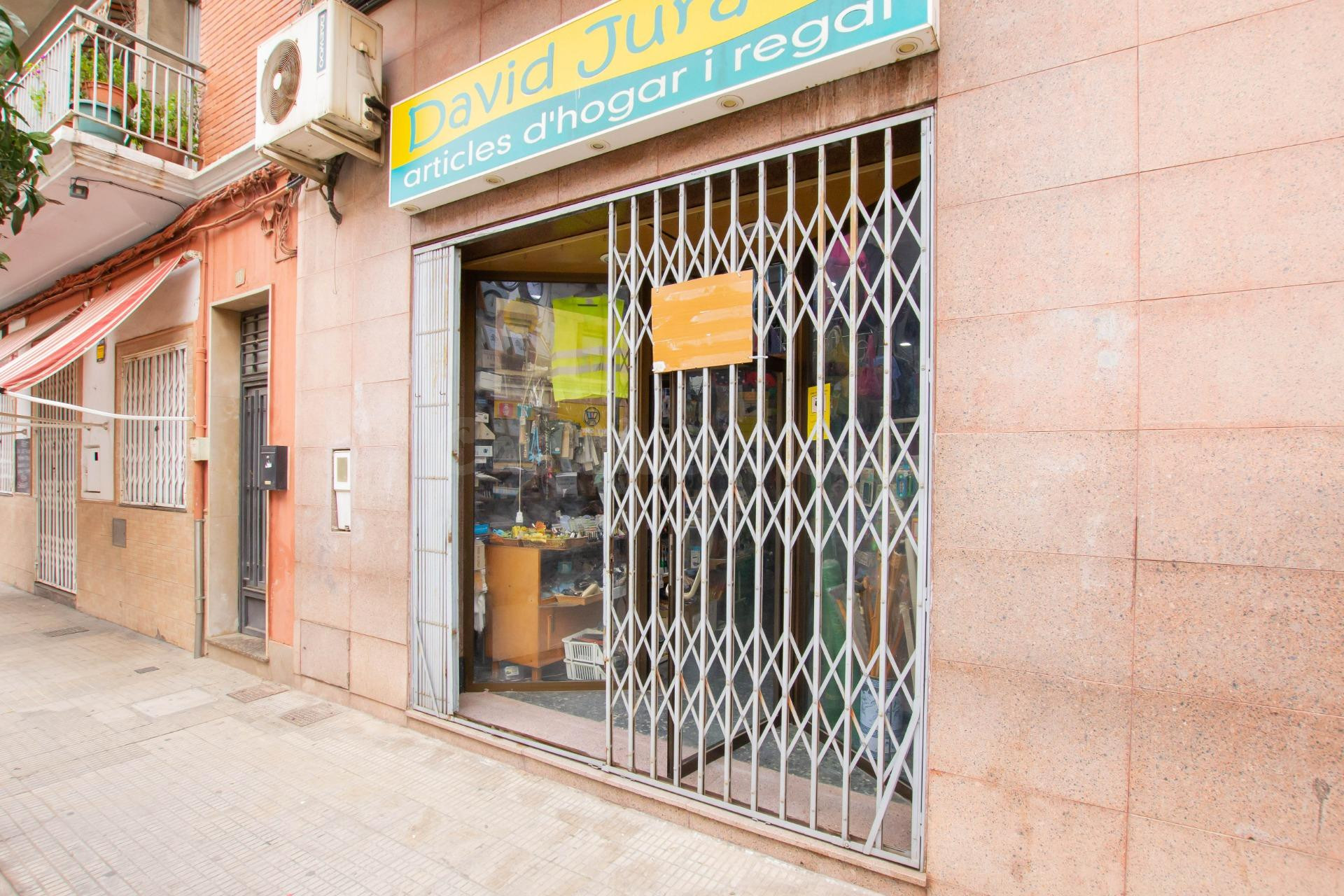 Venta de local comercial en el centro de Carcaixent - foto 3
