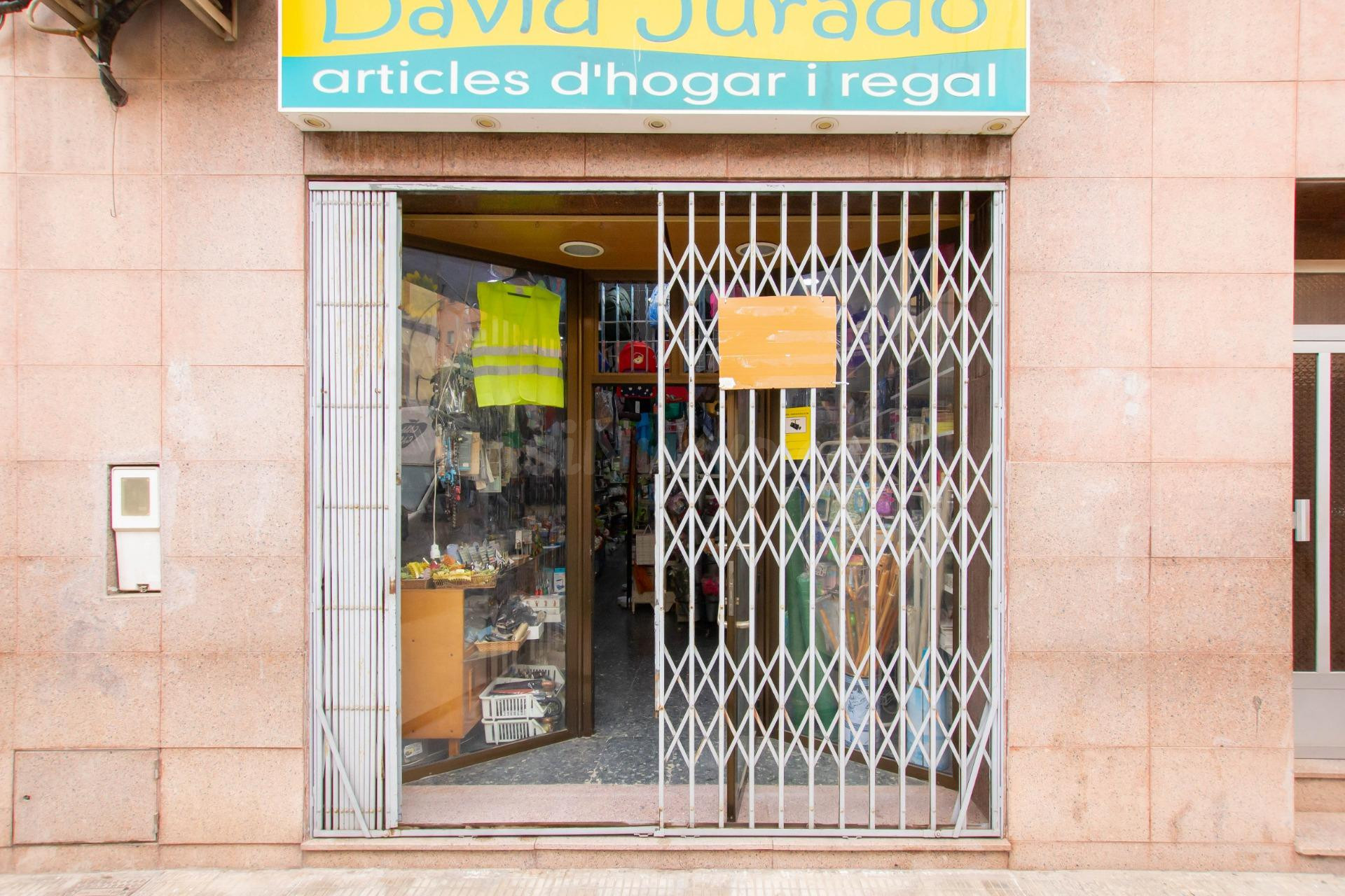 Venta de local comercial en el centro de Carcaixent - foto 4