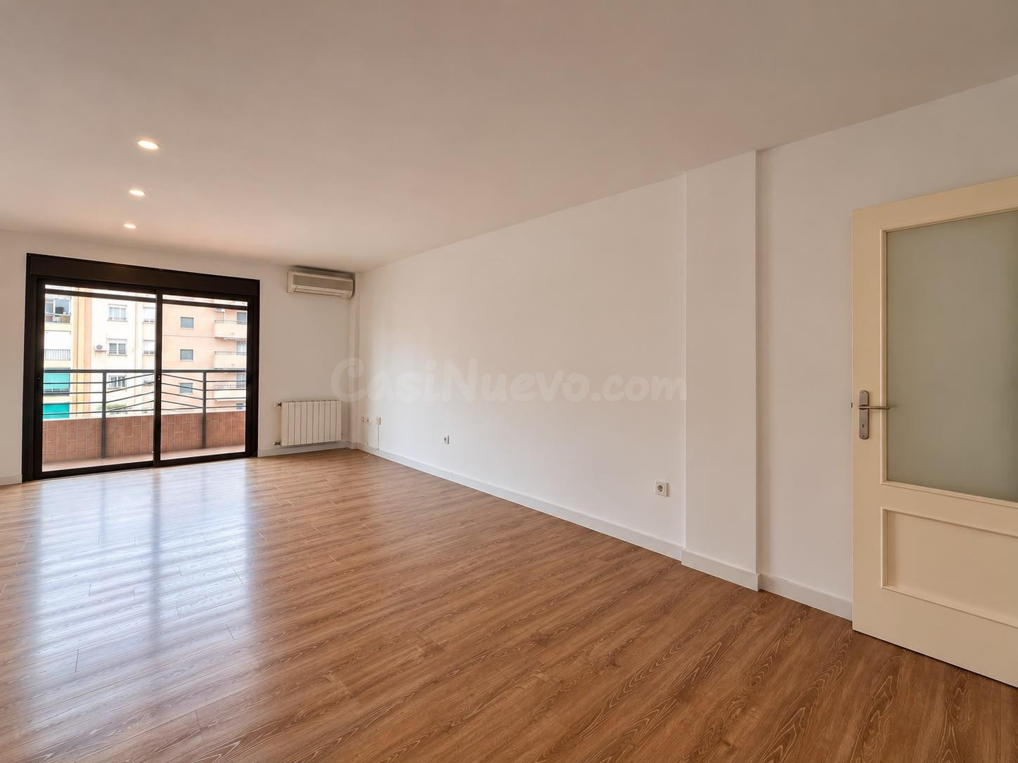Vivienda con garaje en pleno corazón de Malill - foto 4