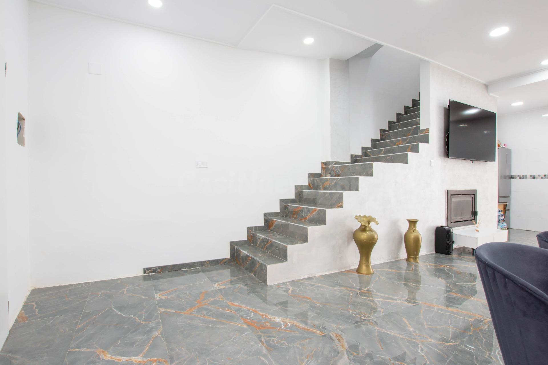Casa totalmente reformada para entrar a vivir en Algemesí - foto 4