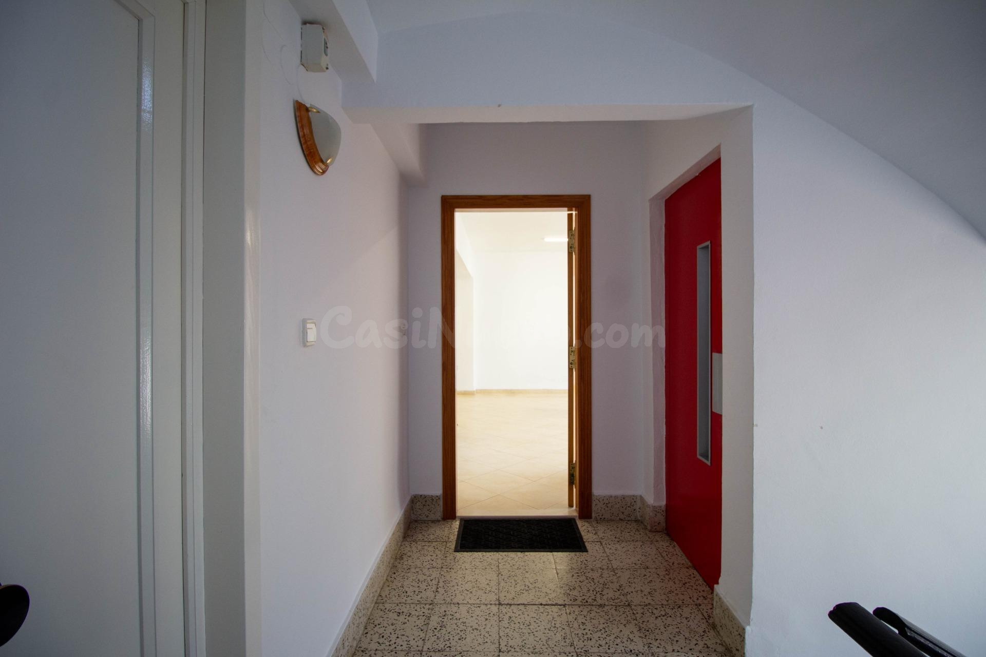 Oficina diáfana y reformada en pleno centro de Xàtiva - foto 3
