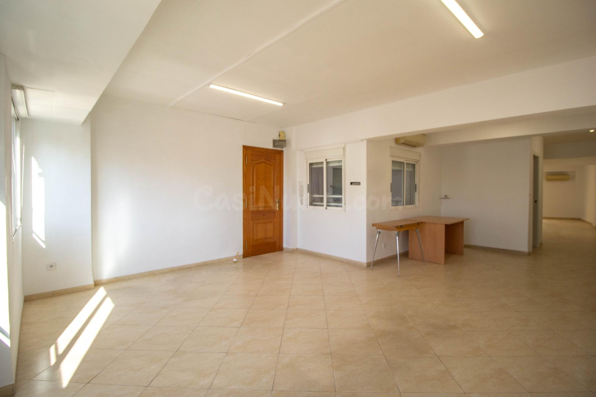 Oficina diáfana y reformada en pleno centro de Xàtiva - foto 5