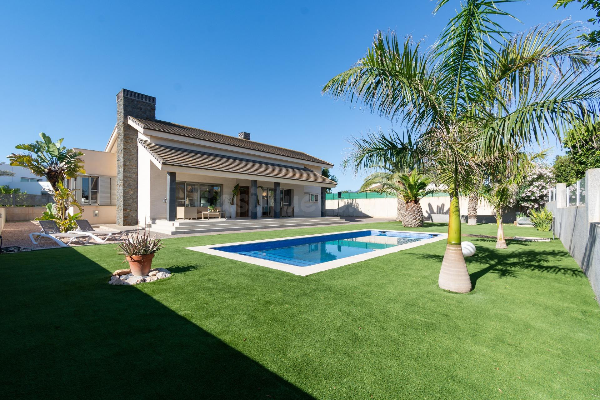 CHALET DE LUJO EN LOMAS DE CANTERAS - foto 3