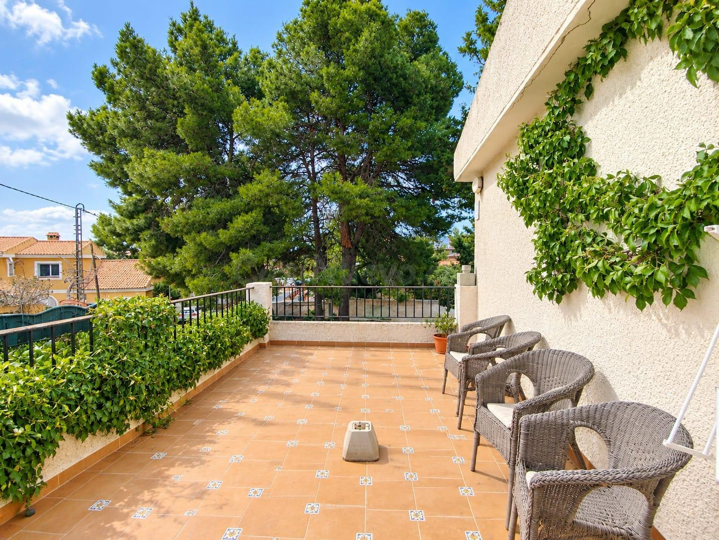 CHALET SIN MUEBLES EN TENTEGORRA - foto 3
