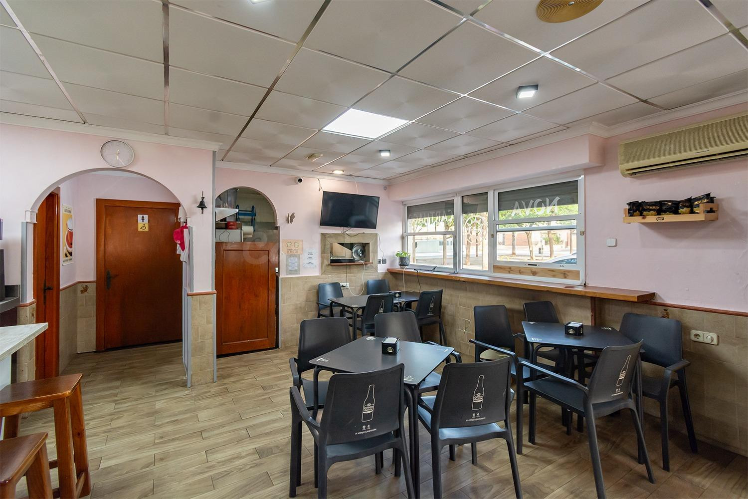 URGE VENDER LOCAL COMERCIAL EN FUNCIONAMIENTO CON SALIDA DE  - foto 2