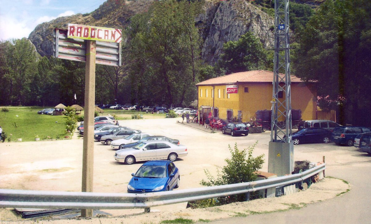 SE CEDE O SE VENDE INSTALACIÓN COMPUESTA POR RESTAURANTE Y H - foto 4