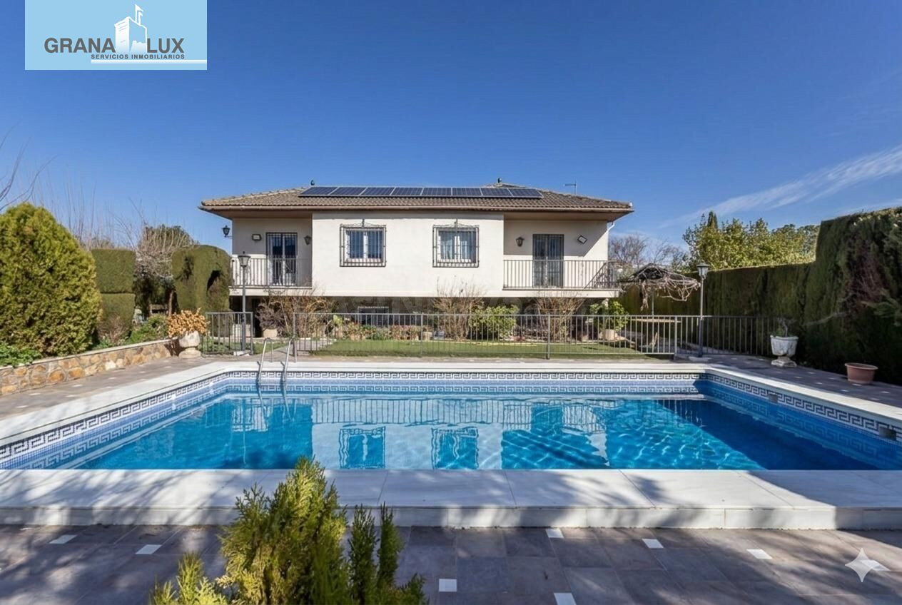 CHALET CON PARCELA URBANIZABLE
