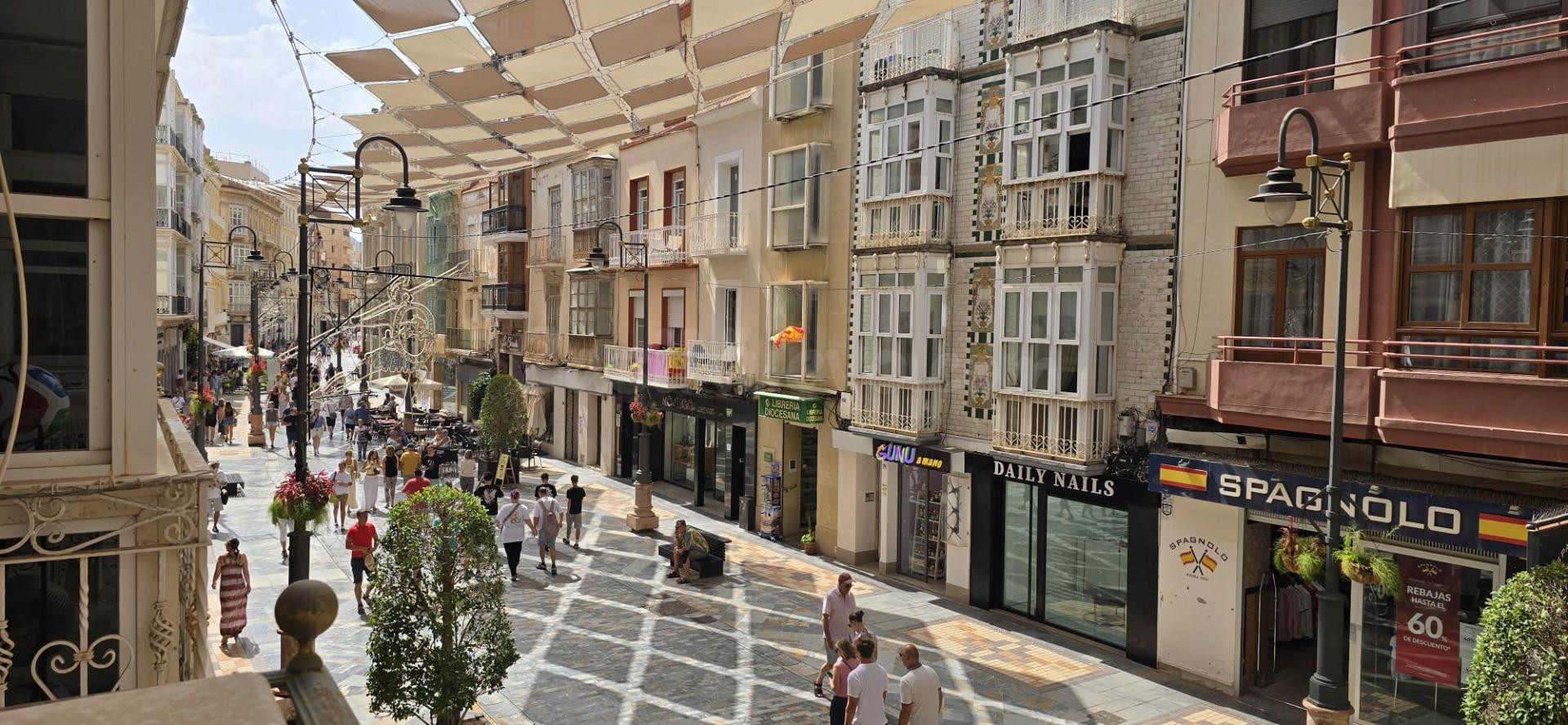 Se alquila piso en pleno centro, SIN MUEBLES – C/ del Carmen