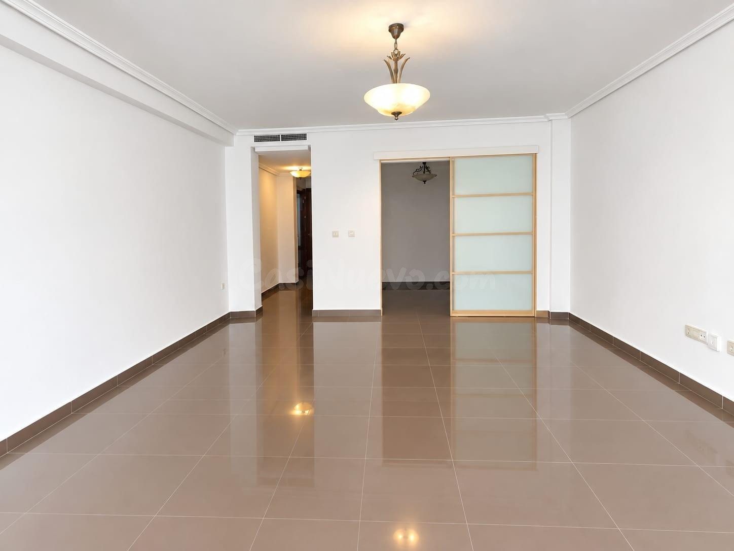 Se alquila piso en pleno centro, SIN MUEBLES – C/ del Carmen - foto 4