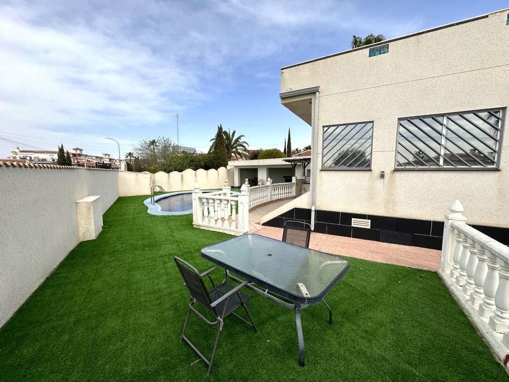 Impresionante villa completamente renovada en el corazón de  - foto 4