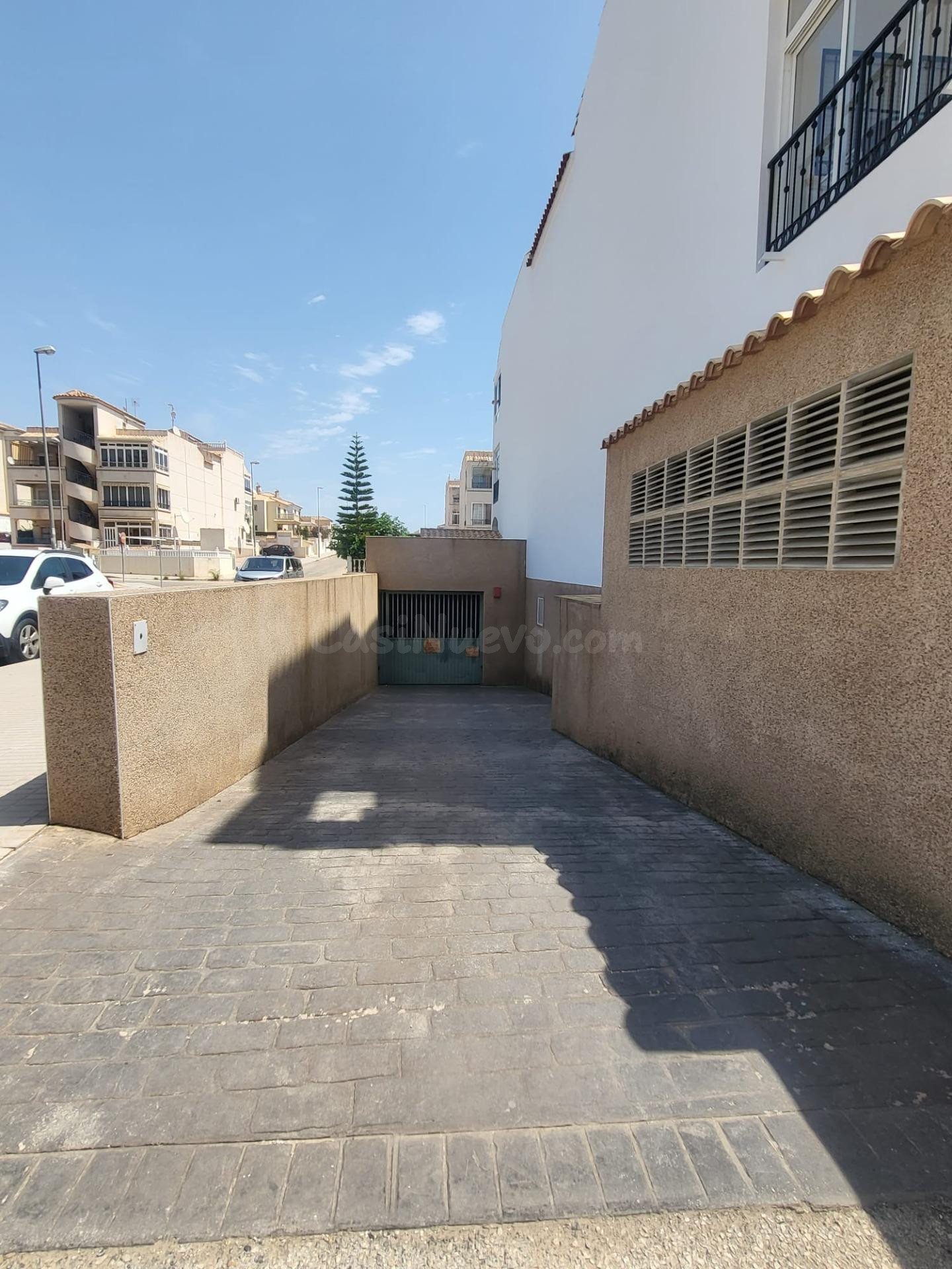 Garaje en venta en urbanización La Ciñuelica - Punta Prima - - foto 2
