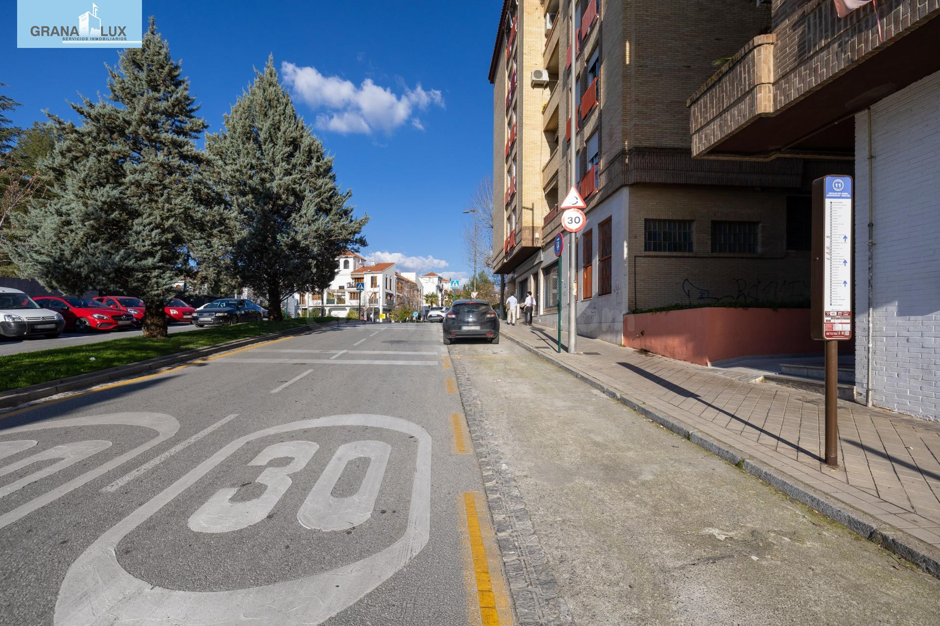 OPORTUNIDAD: Local comercial con máxima exposición. - foto 4