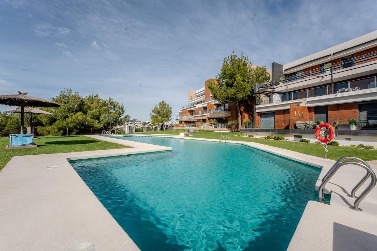 Moderno Apartamento de 2 Dormitorios en Planta Baja con Vist - foto 2