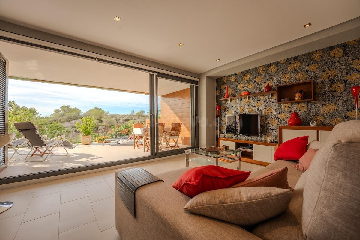 Moderno Apartamento de 2 Dormitorios en Planta Baja con Vist - foto 4