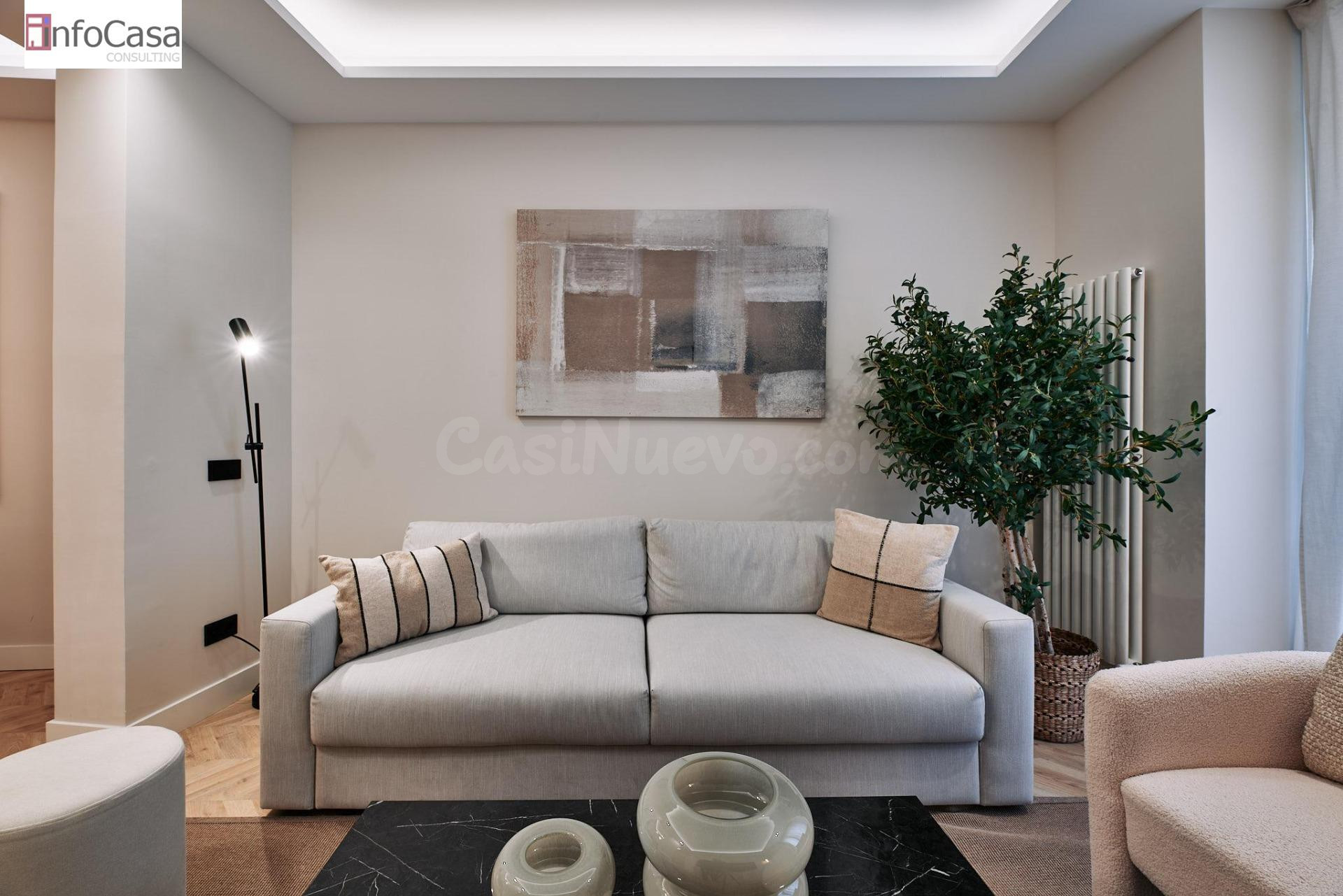 INFOCASA vende Amplio y Elegante Piso Reformado en el Corazón de Sol, Madrid