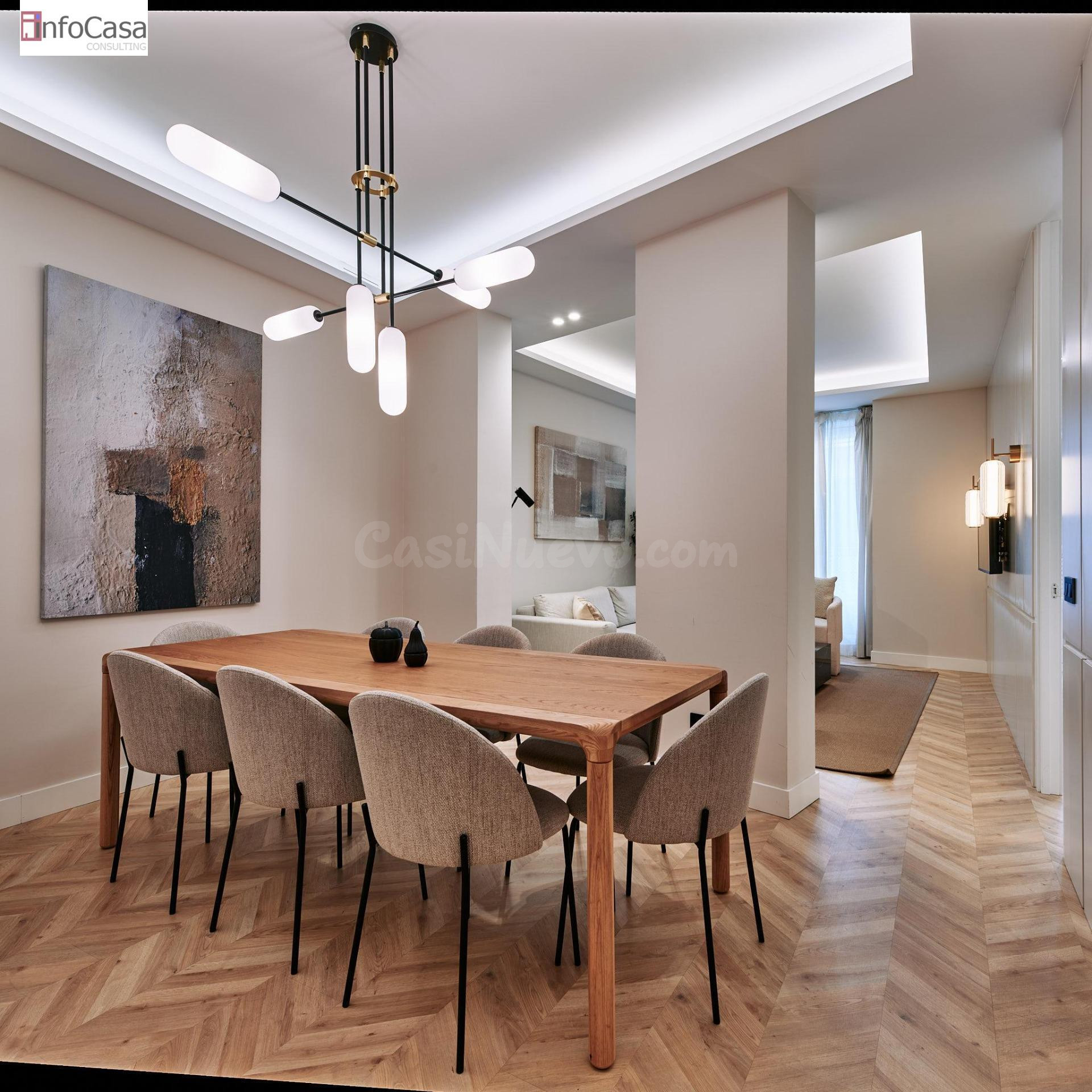INFOCASA vende Amplio y Elegante Piso Reformado en el Corazón de Sol, Madrid - foto 3