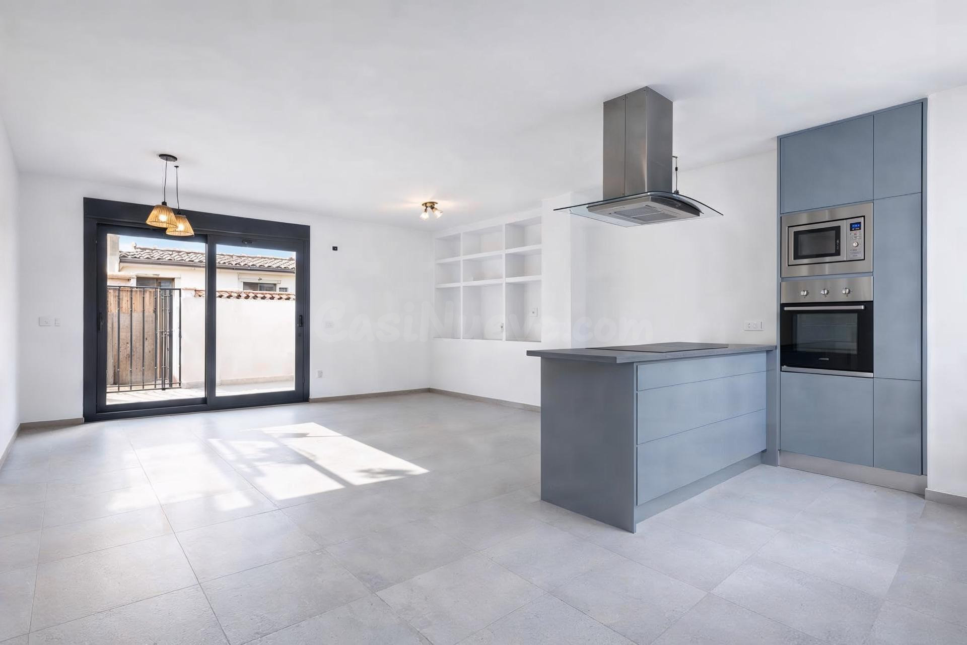 CHALET ADOSADO REFORMADO CON GARAJE, SÓTANO Y DOS TERRAZAS! - foto 4