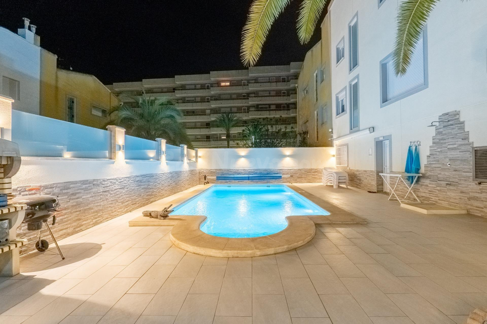 Casa Adosada con 2 cocinas y 2 salones, piscina privada, 400 - foto 3