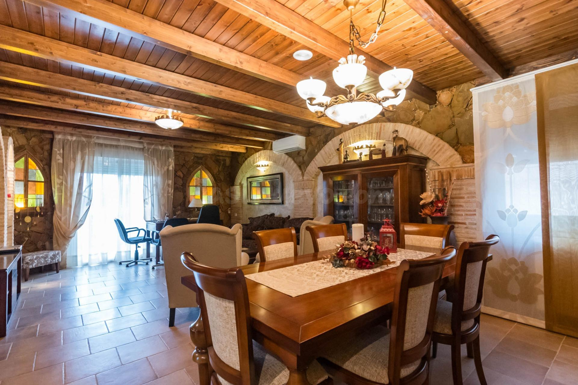 CHALET DE ENSUEÑO EN LA ALCAYNA: 5 DORMITORIOS, PISCINA Y JA - foto 2
