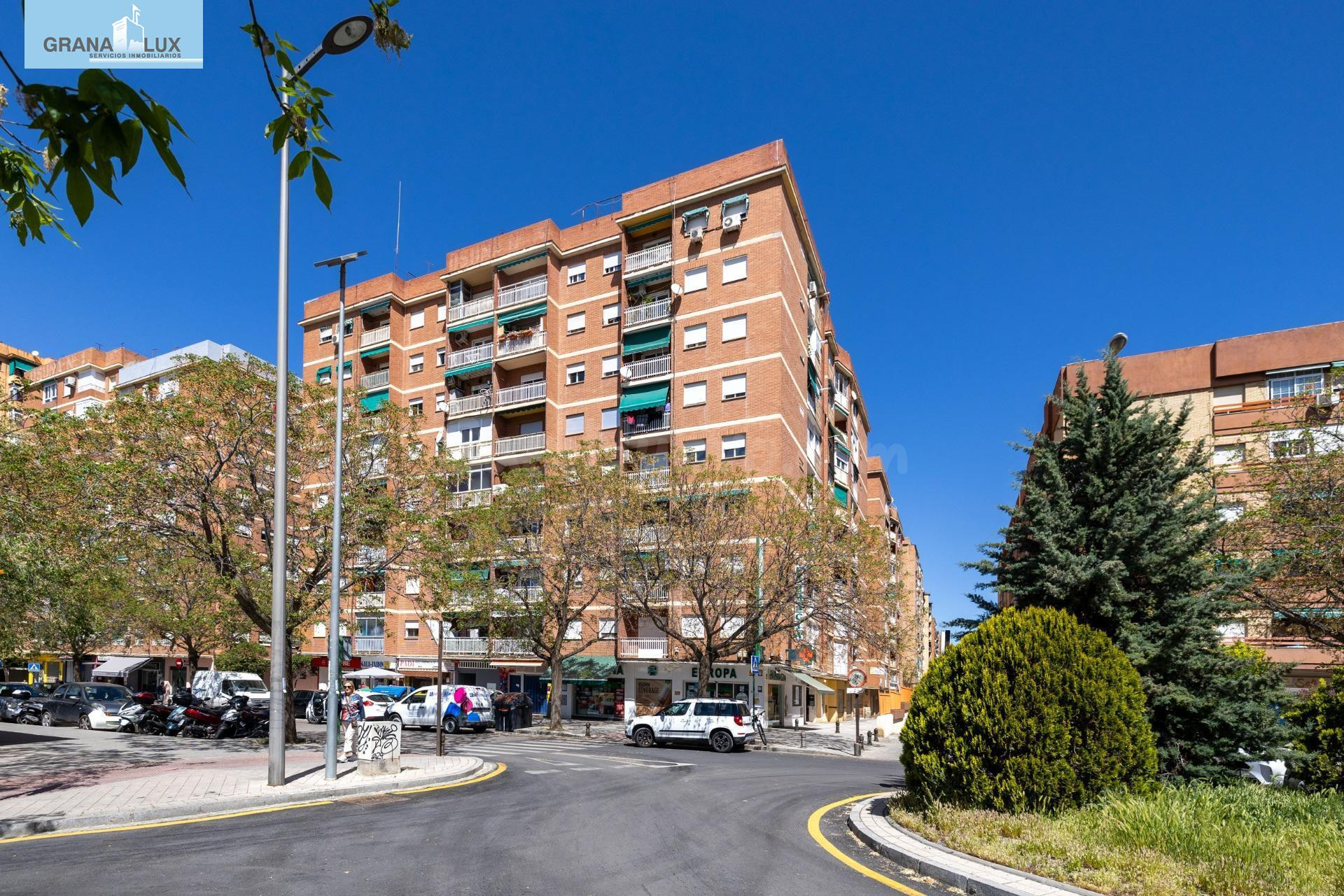 LUMINOSO PISO DE 3 DORMITORIOS Y DOS TERRAZAS, EN LA ZONA FONTIVEROS